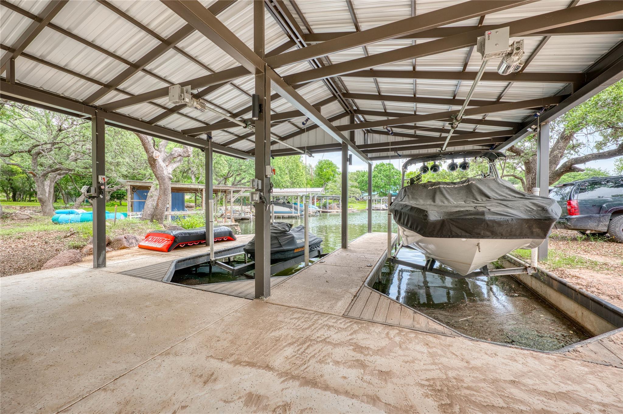 2001 Granite Cove Rd, Kingsland, TX 78639