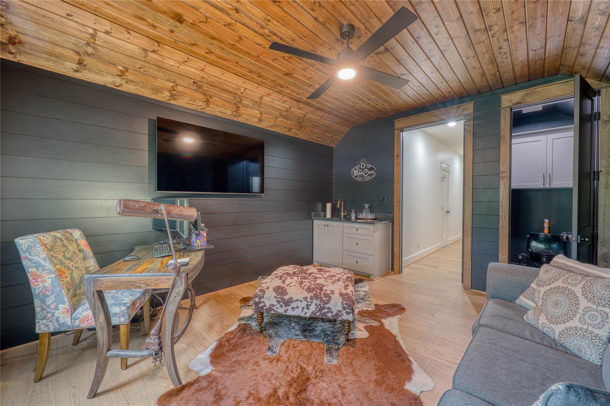2001 Granite Cove Rd, Kingsland, TX 78639