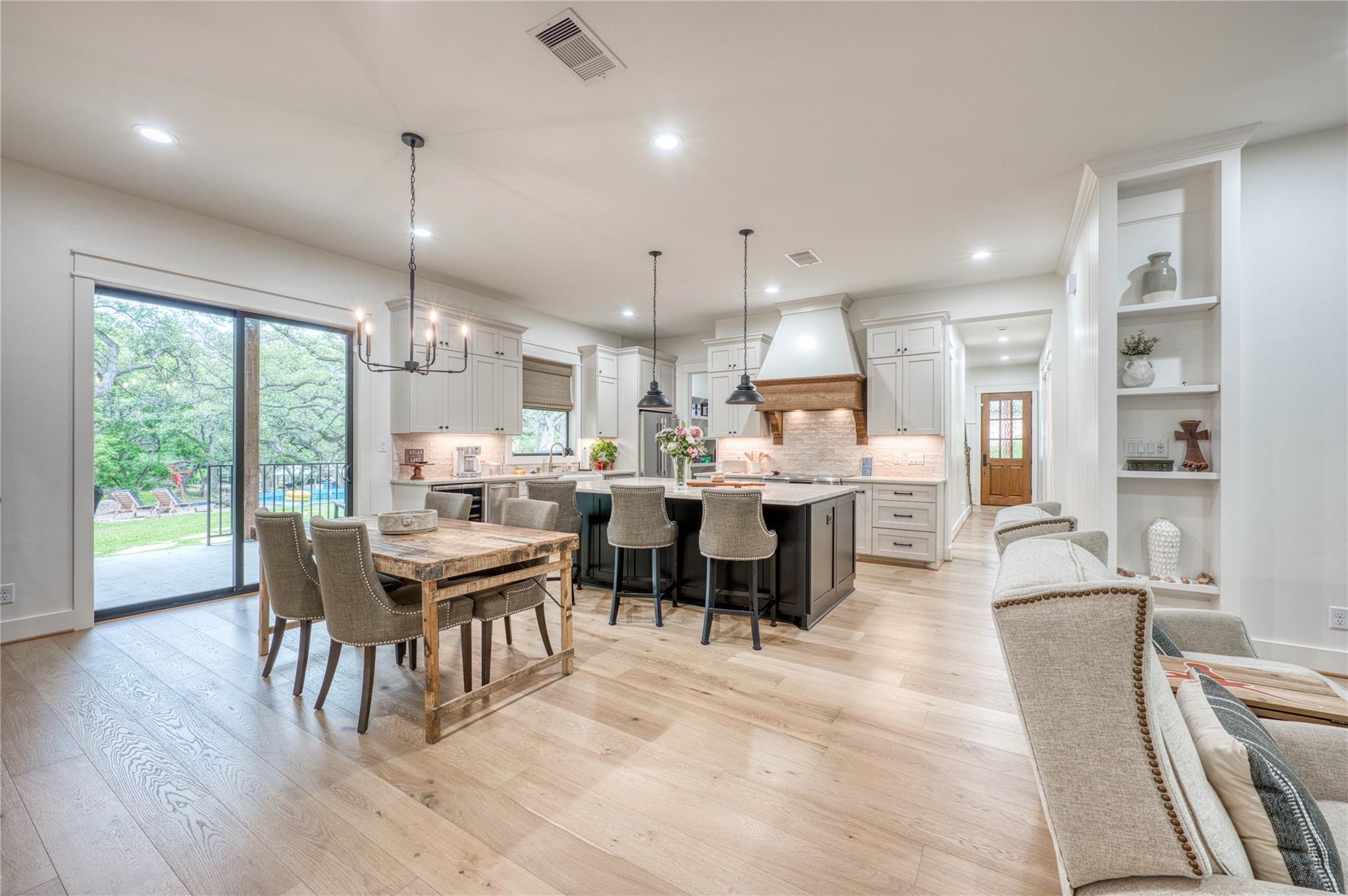 2001 Granite Cove Rd, Kingsland, TX 78639