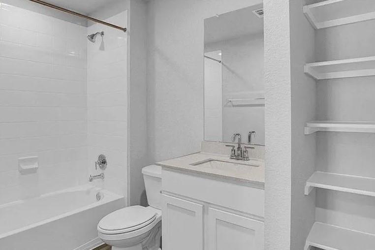 211 Hamilton Pool Ln, Bastrop, TX 78602