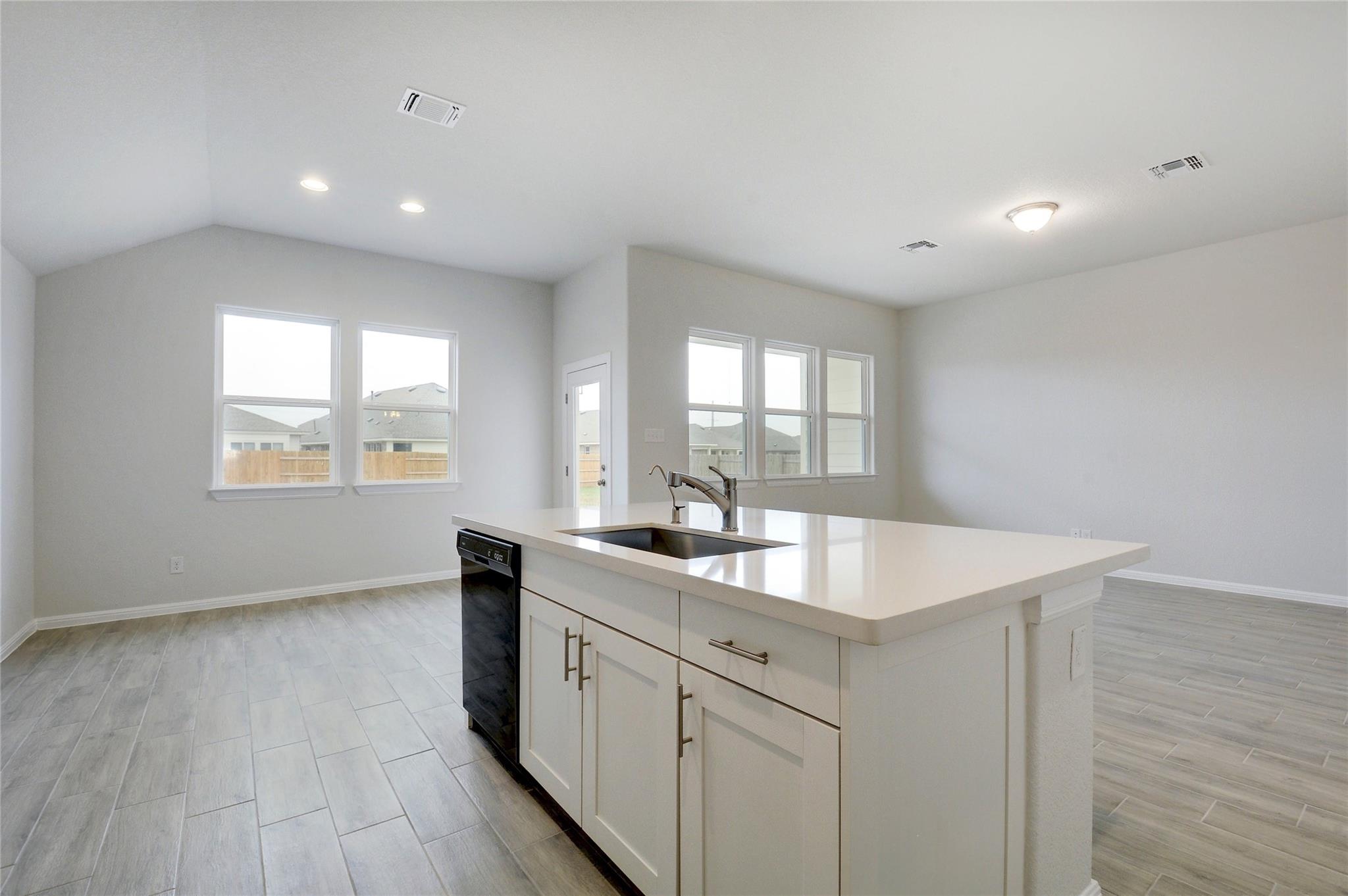 134 Edgewater Trl, Bastrop, TX 78602