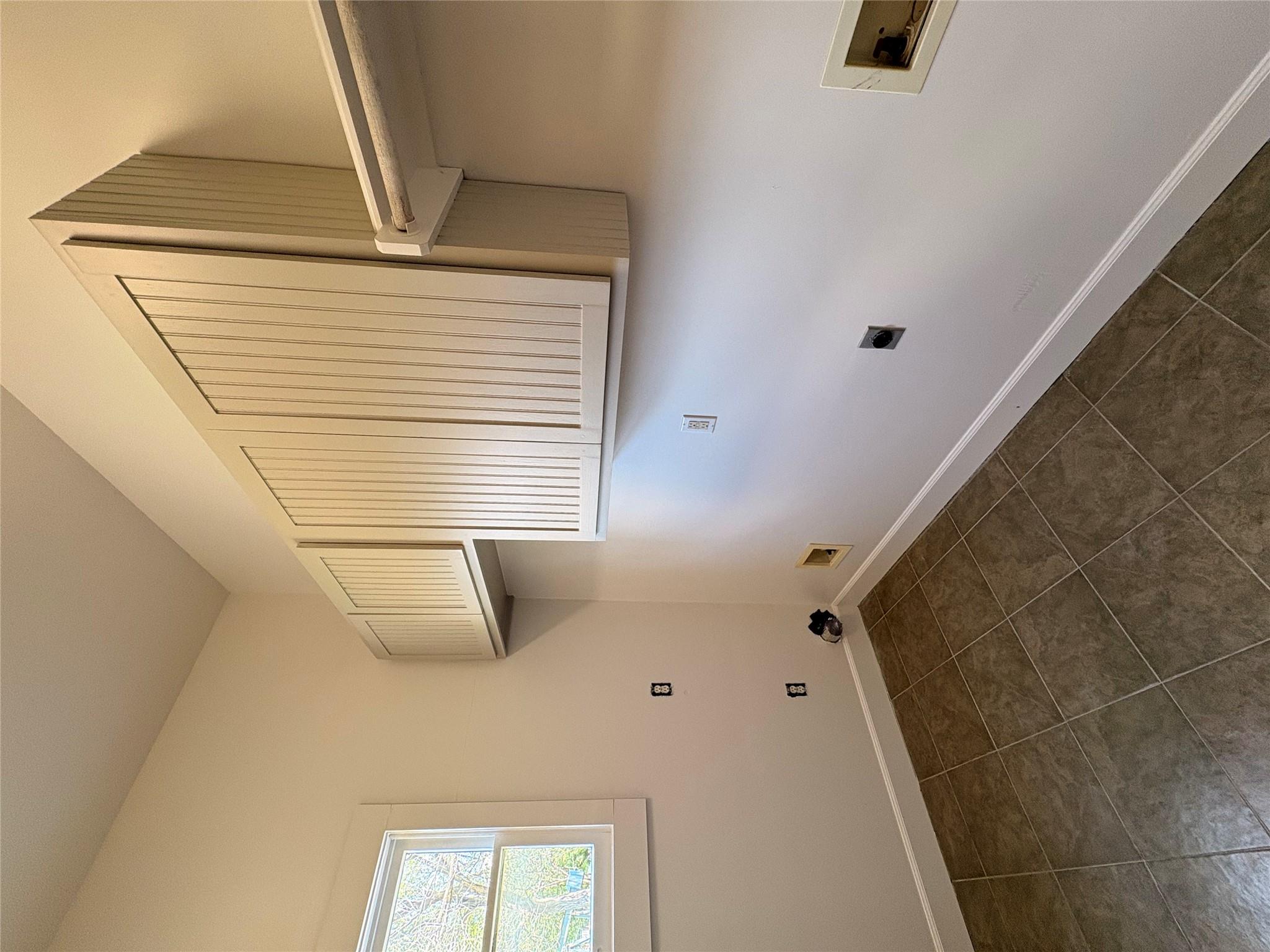 105 S Cedar St, Luling, TX 78648