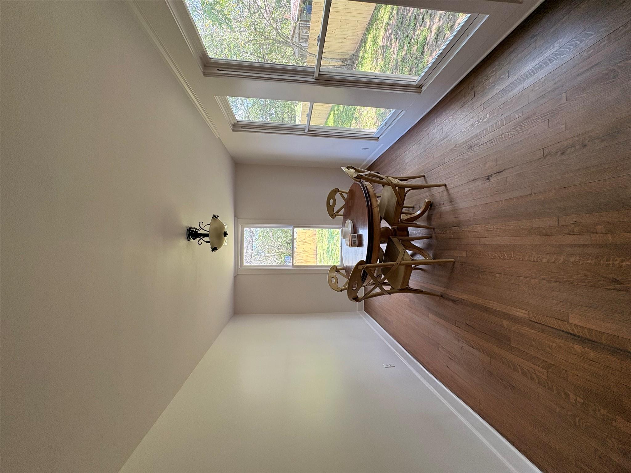105 S Cedar St, Luling, TX 78648