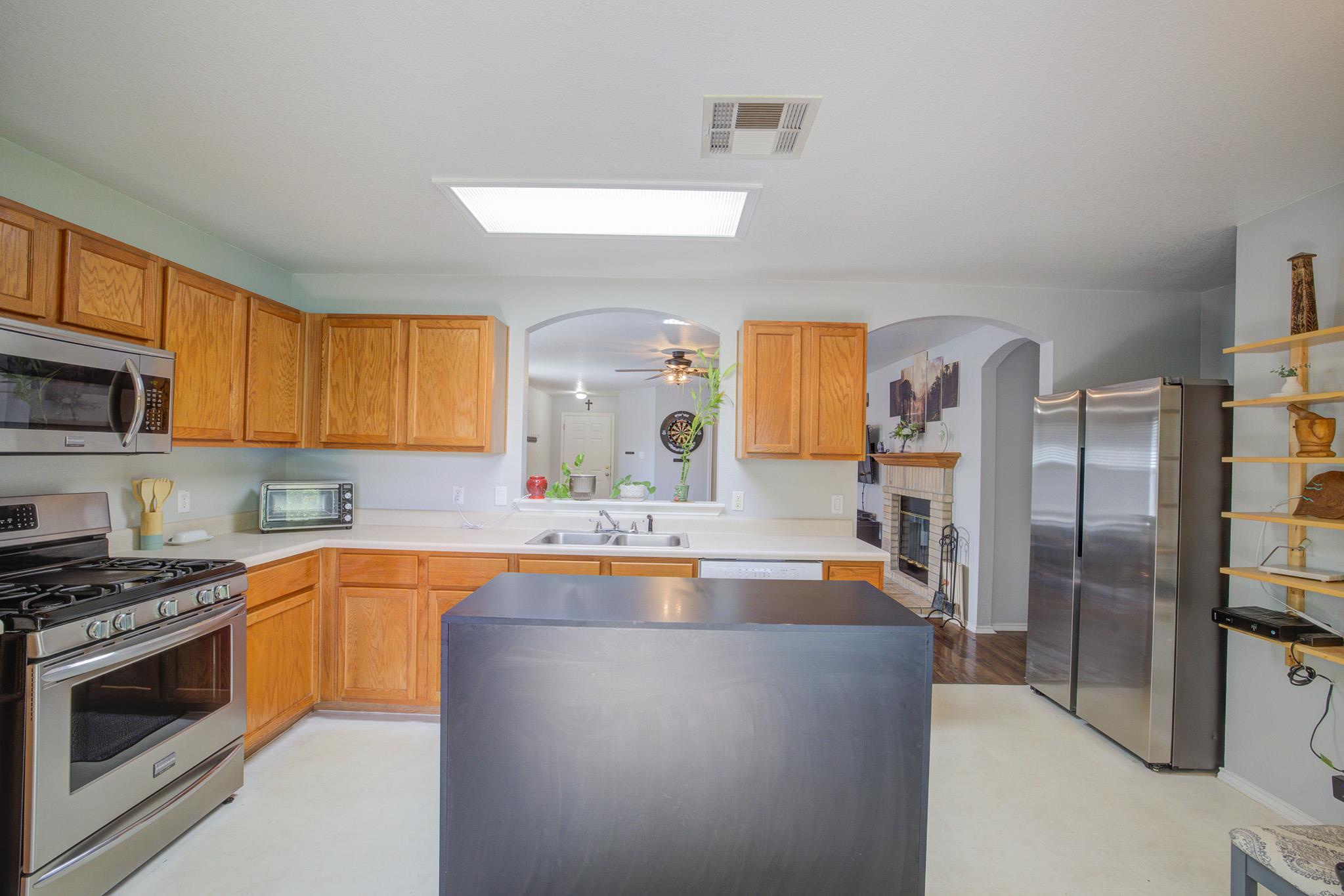 202 McCarthur Dr, Leander, TX 78641