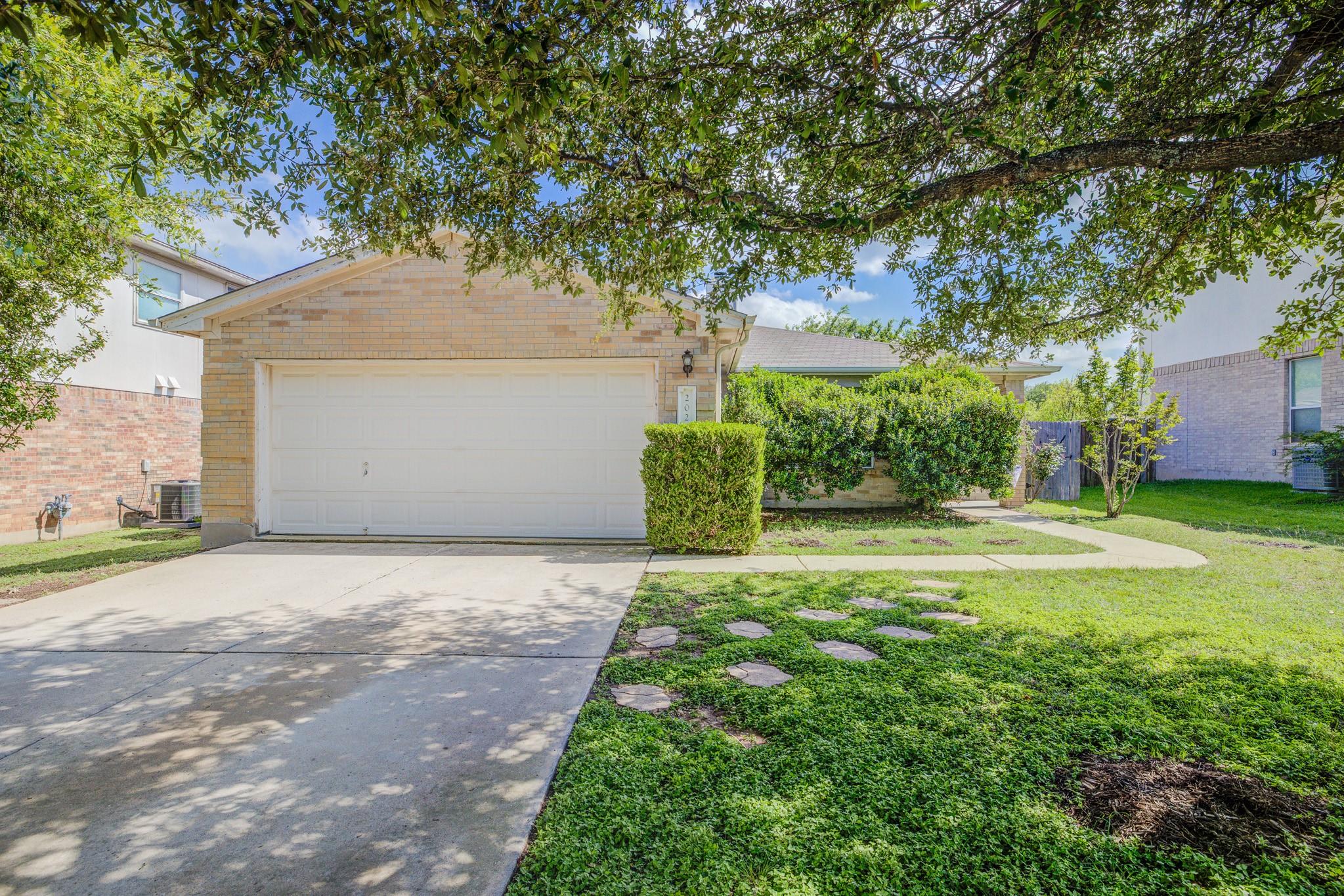202 McCarthur Dr, Leander, TX 78641