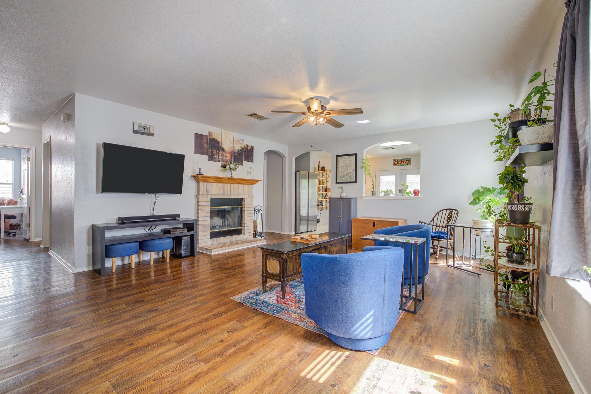 202 McCarthur Dr, Leander, TX 78641