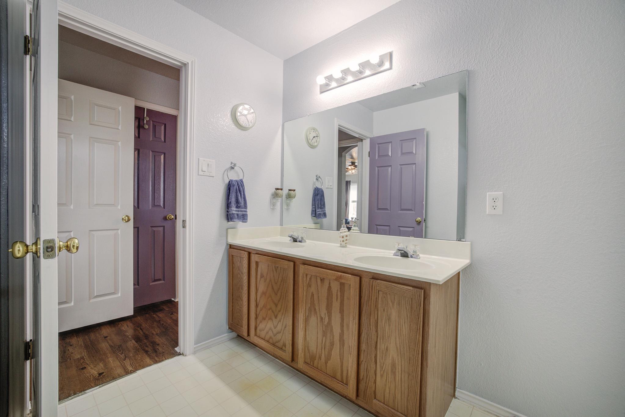 202 McCarthur Dr, Leander, TX 78641