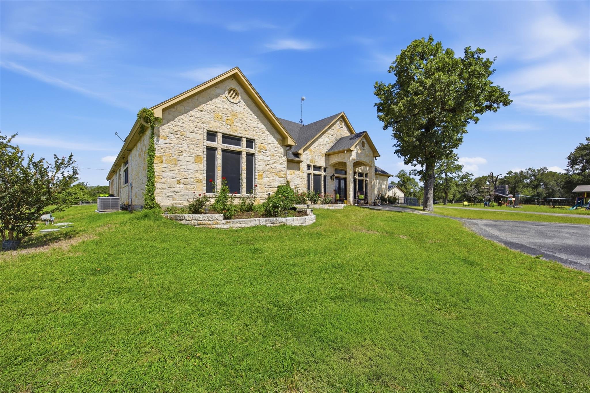 2936 FM 1704, Elgin, TX 78621