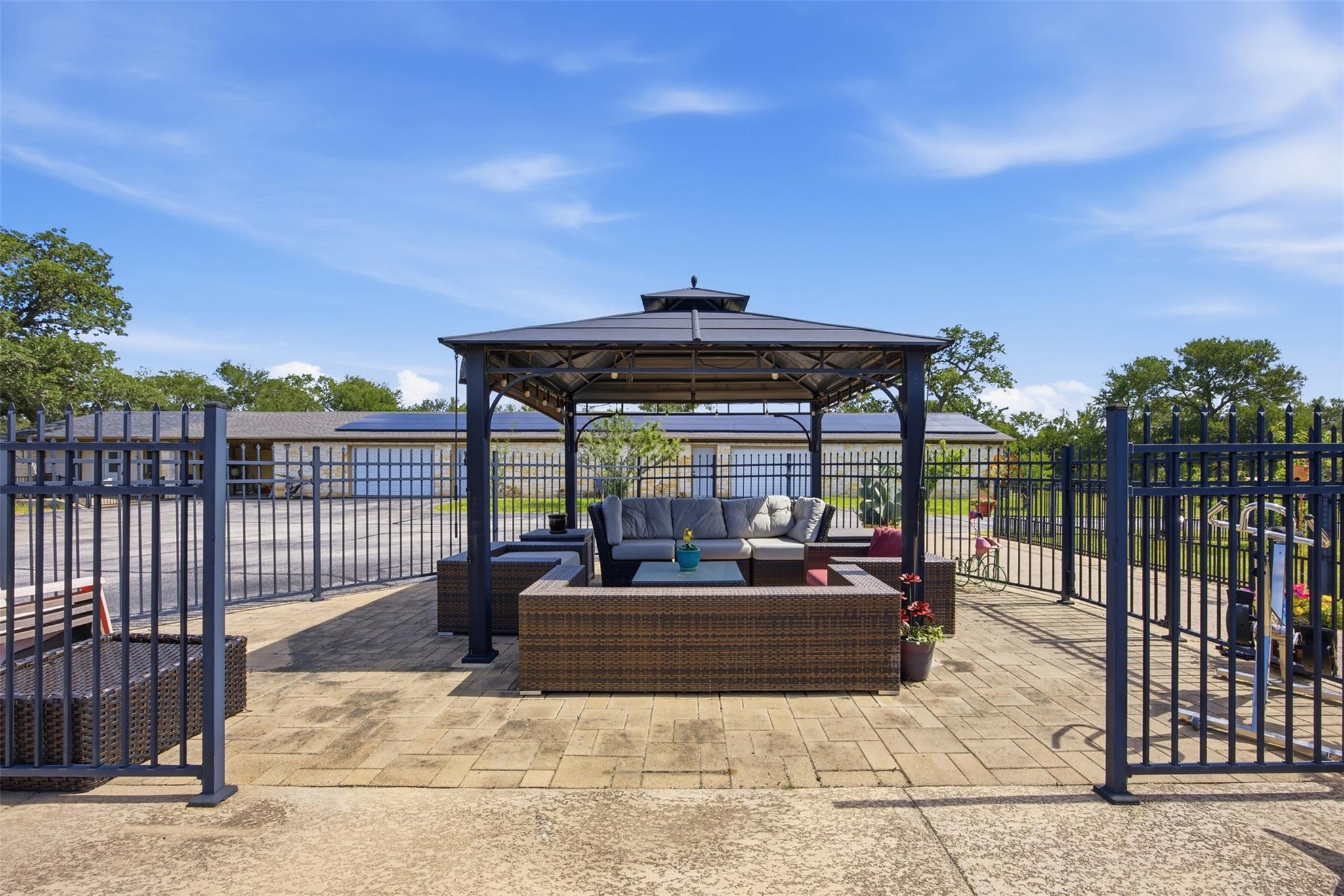 2936 FM 1704, Elgin, TX 78621
