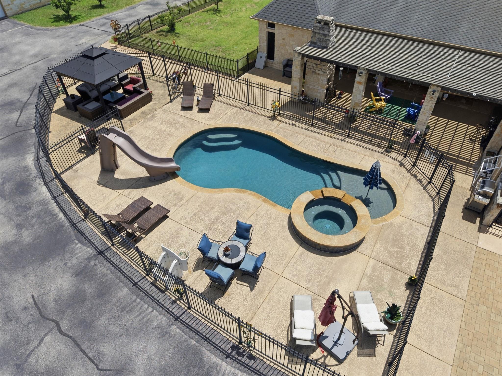 2936 FM 1704, Elgin, TX 78621
