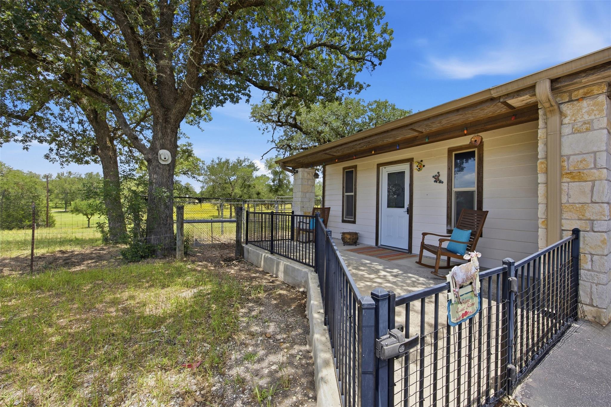 2936 FM 1704, Elgin, TX 78621