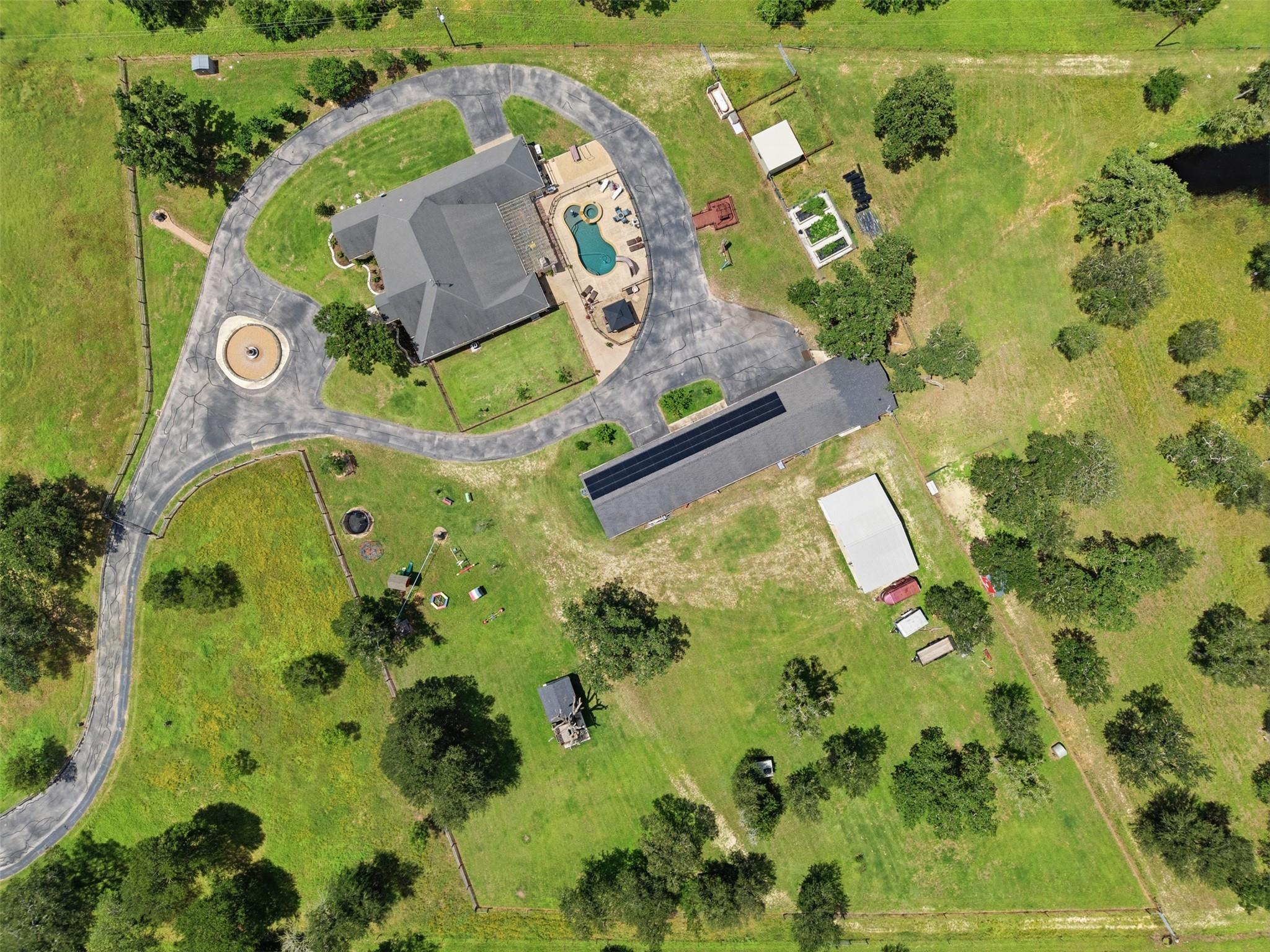 2936 FM 1704, Elgin, TX 78621