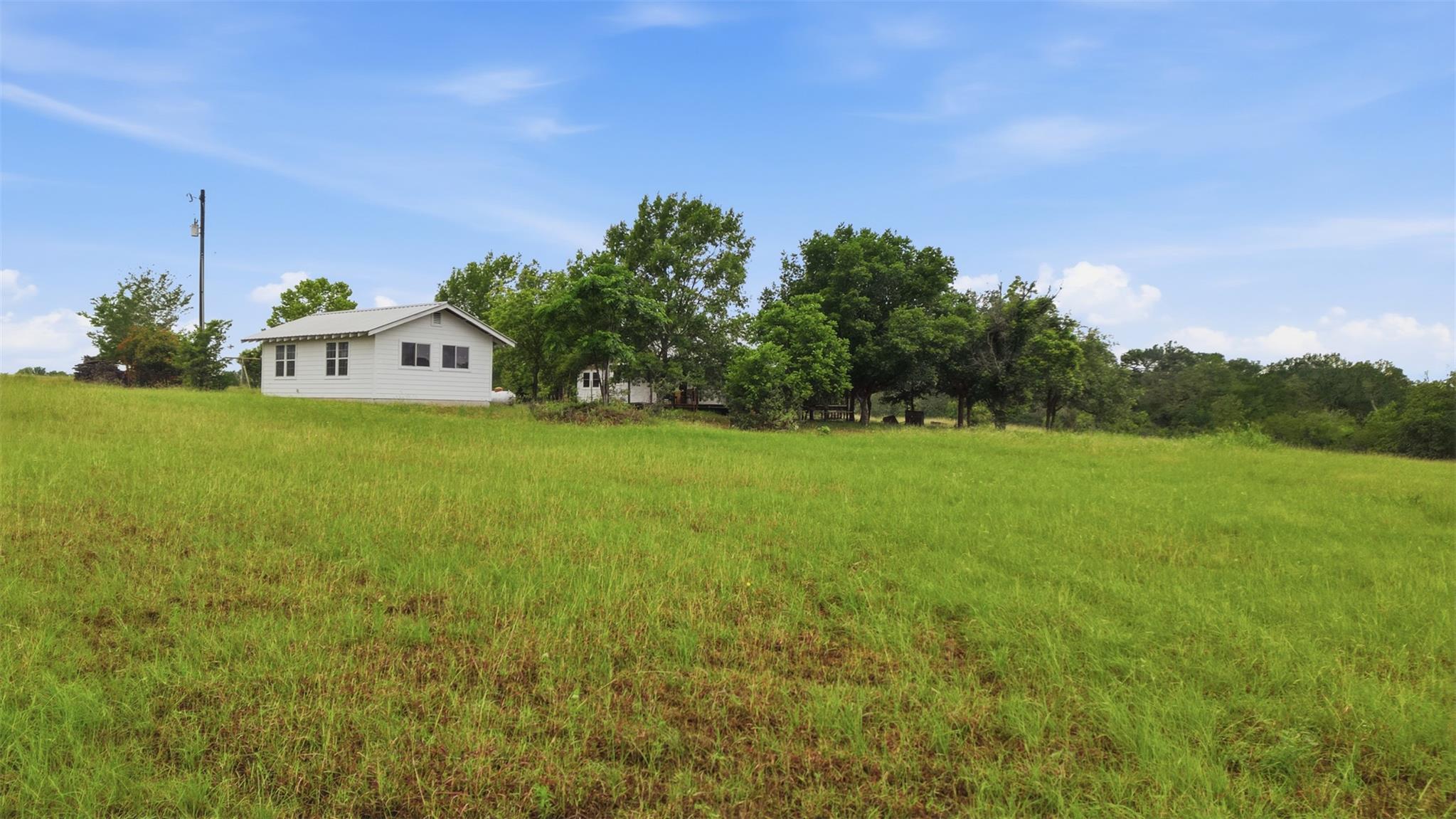 11615 Kingsbury Rd, Kingsbury, TX 78638