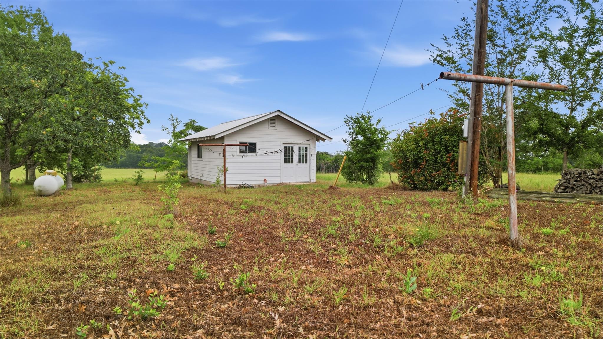 11615 Kingsbury Rd, Kingsbury, TX 78638