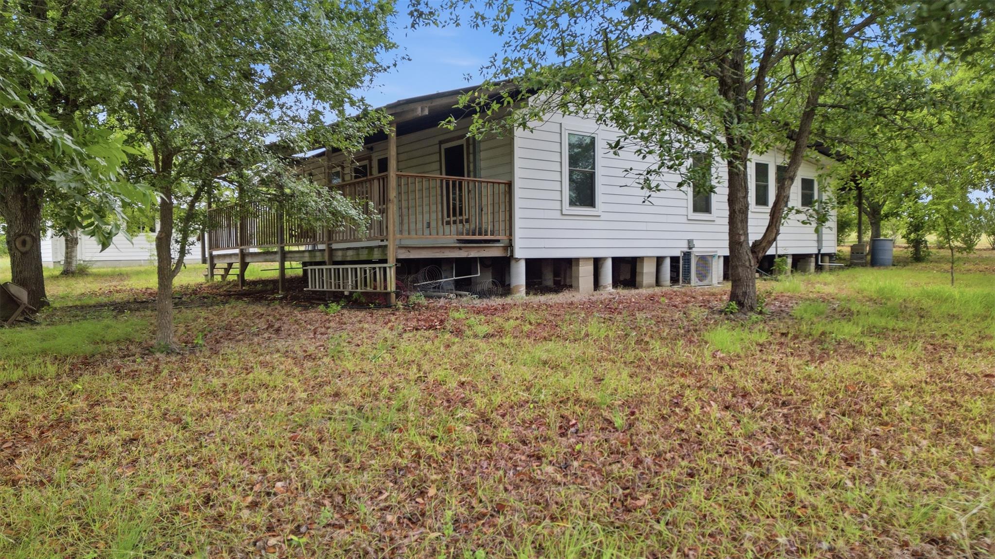 11615 Kingsbury Rd, Kingsbury, TX 78638