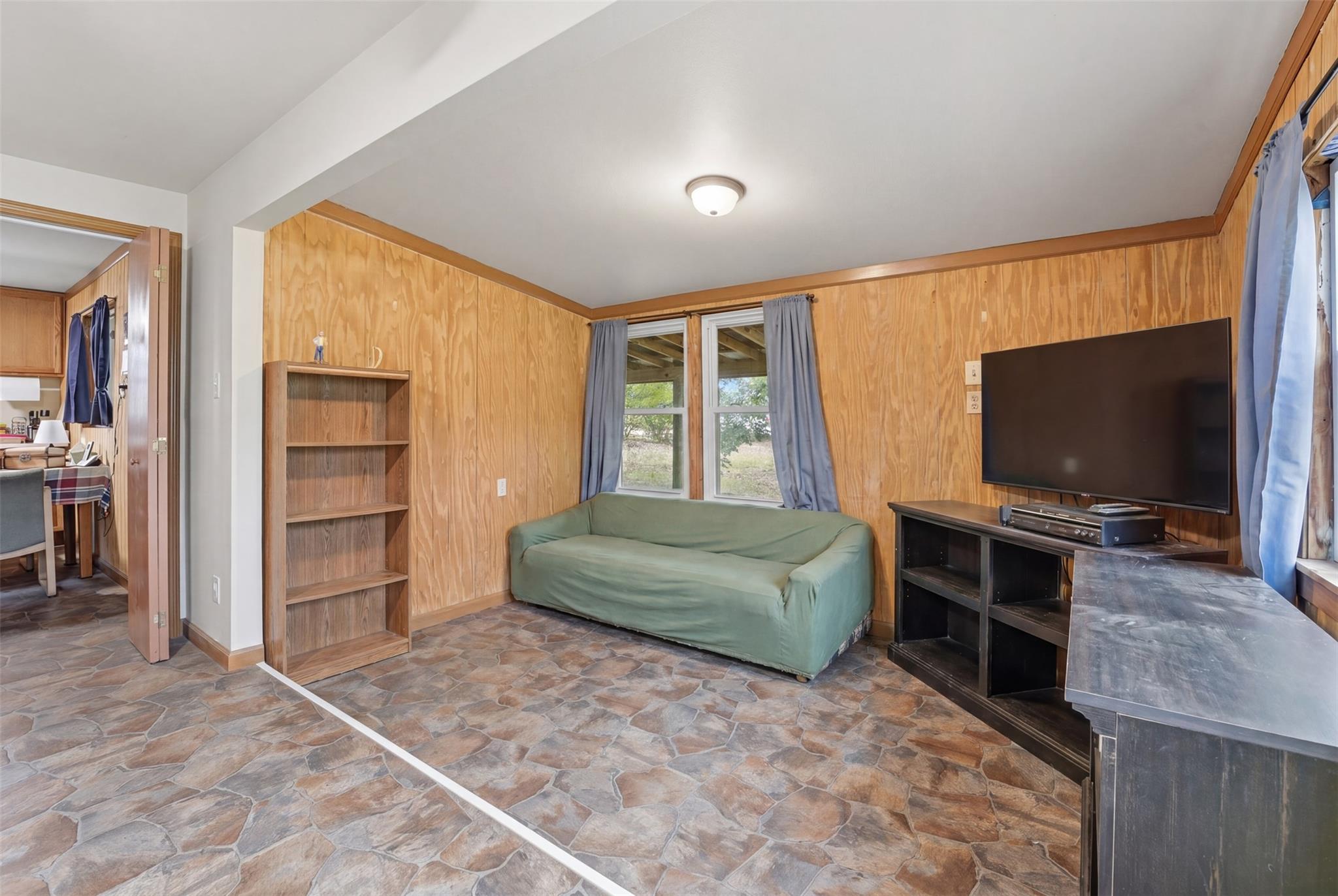 11615 Kingsbury Rd, Kingsbury, TX 78638
