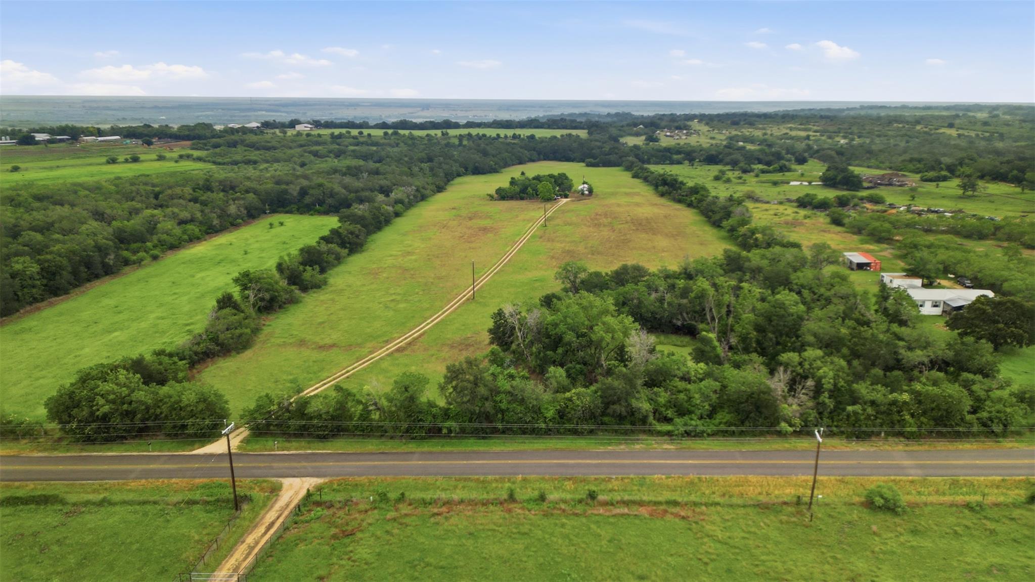 11615 Kingsbury Rd, Kingsbury, TX 78638