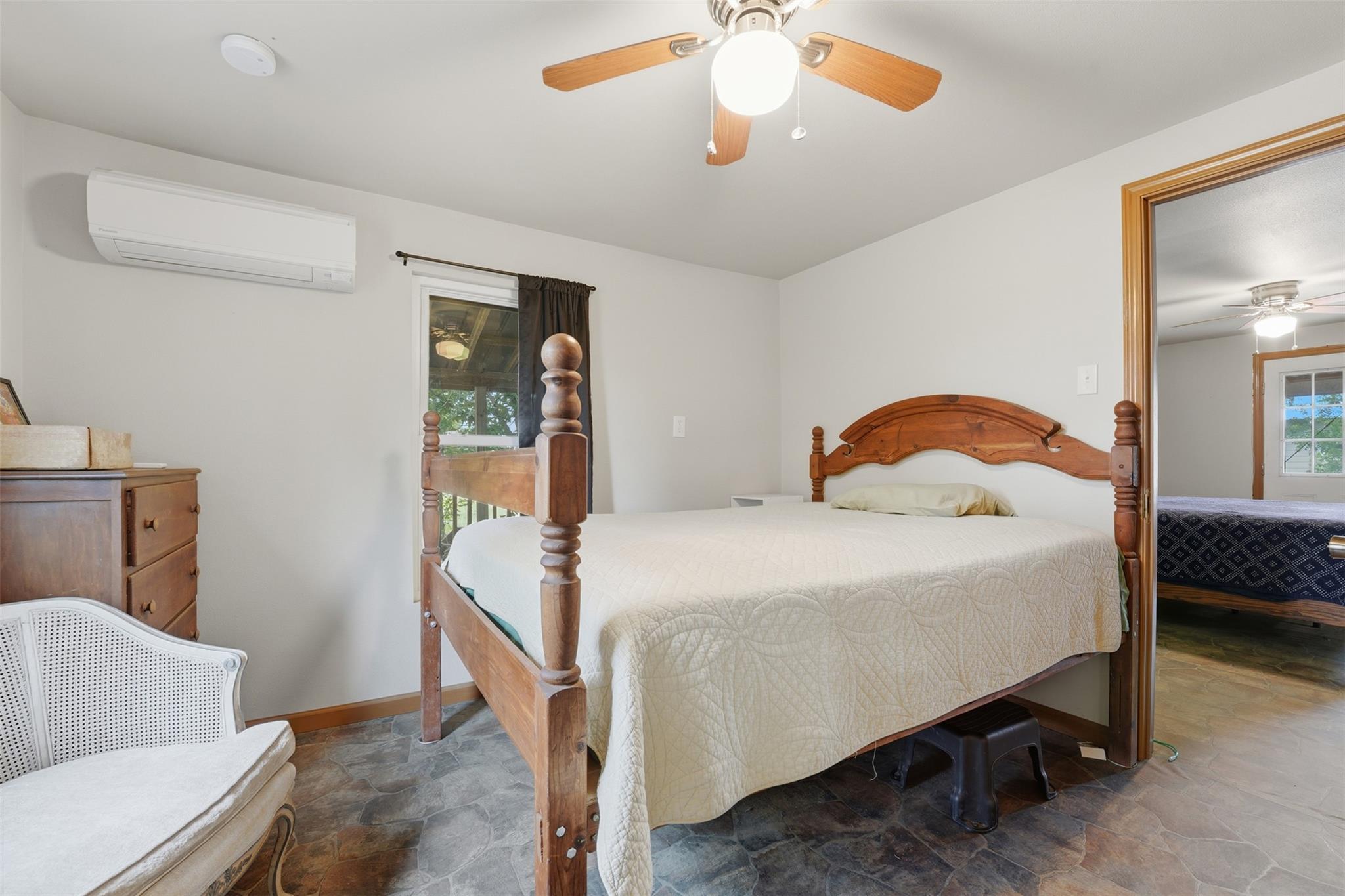 11615 Kingsbury Rd, Kingsbury, TX 78638