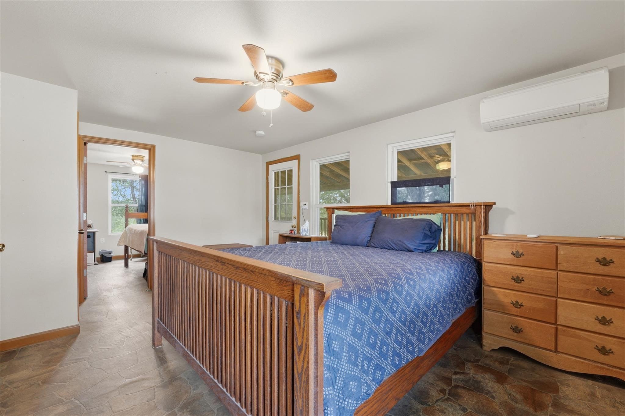 11615 Kingsbury Rd, Kingsbury, TX 78638