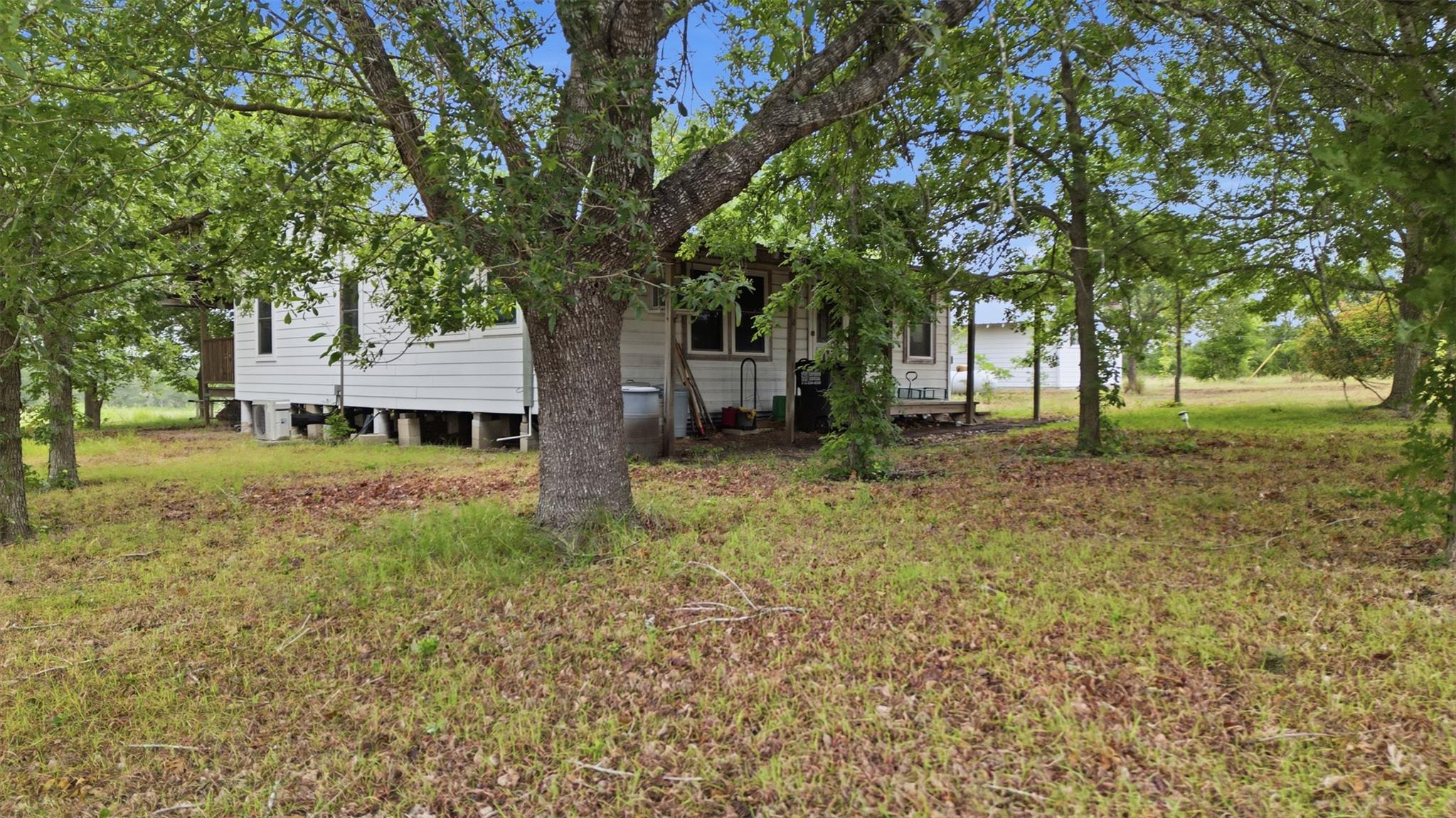 11615 Kingsbury Rd, Kingsbury, TX 78638