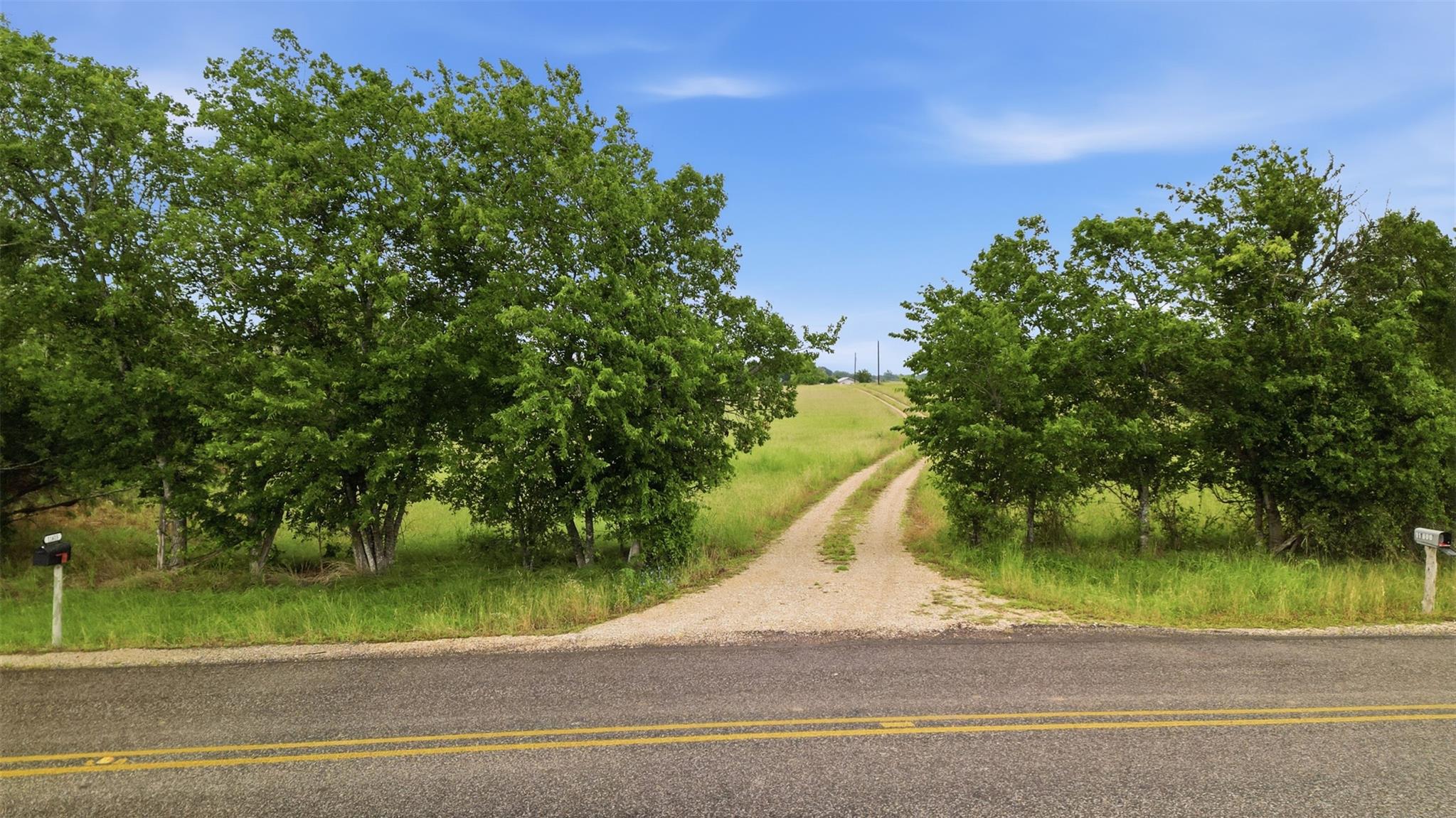 11615 Kingsbury Rd, Kingsbury, TX 78638