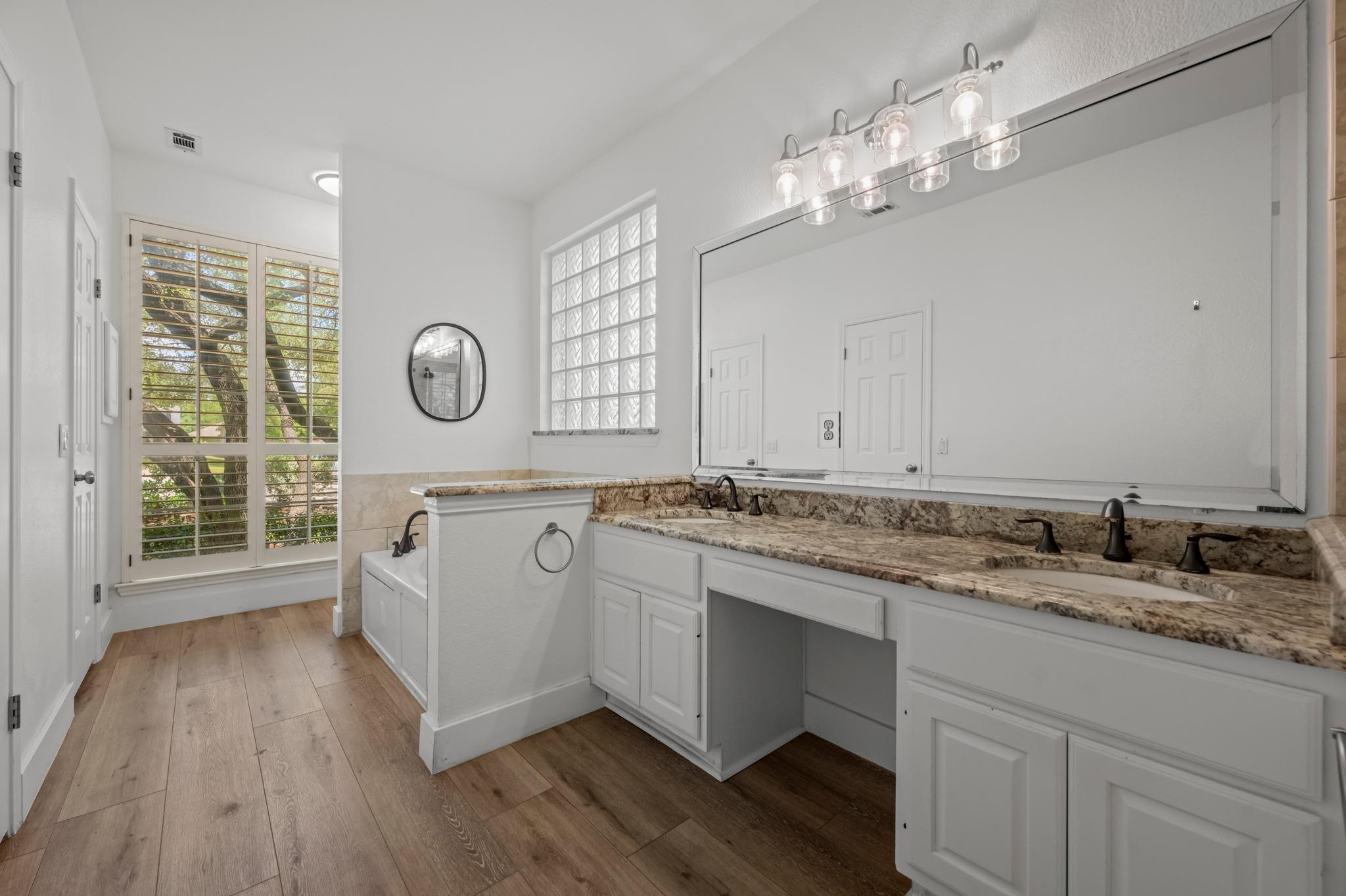 12329 Pleasant Hill Ct, Austin, TX 78738
