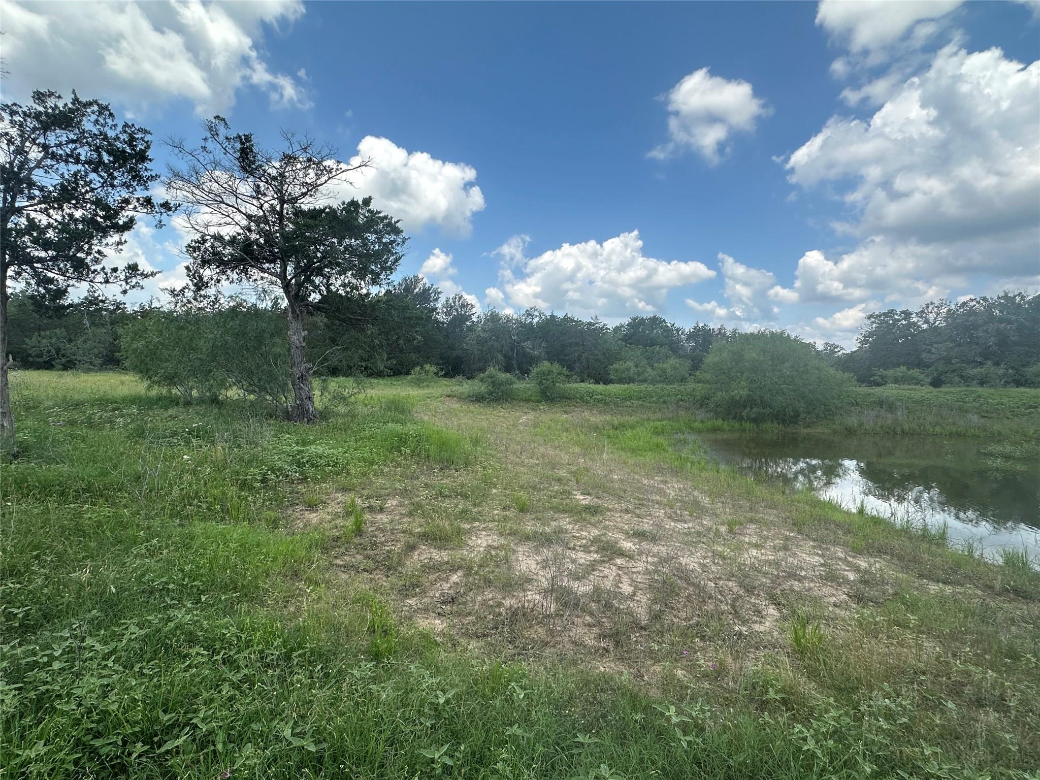 1403 Armstrong Derry Rd, Waelder, TX 78959