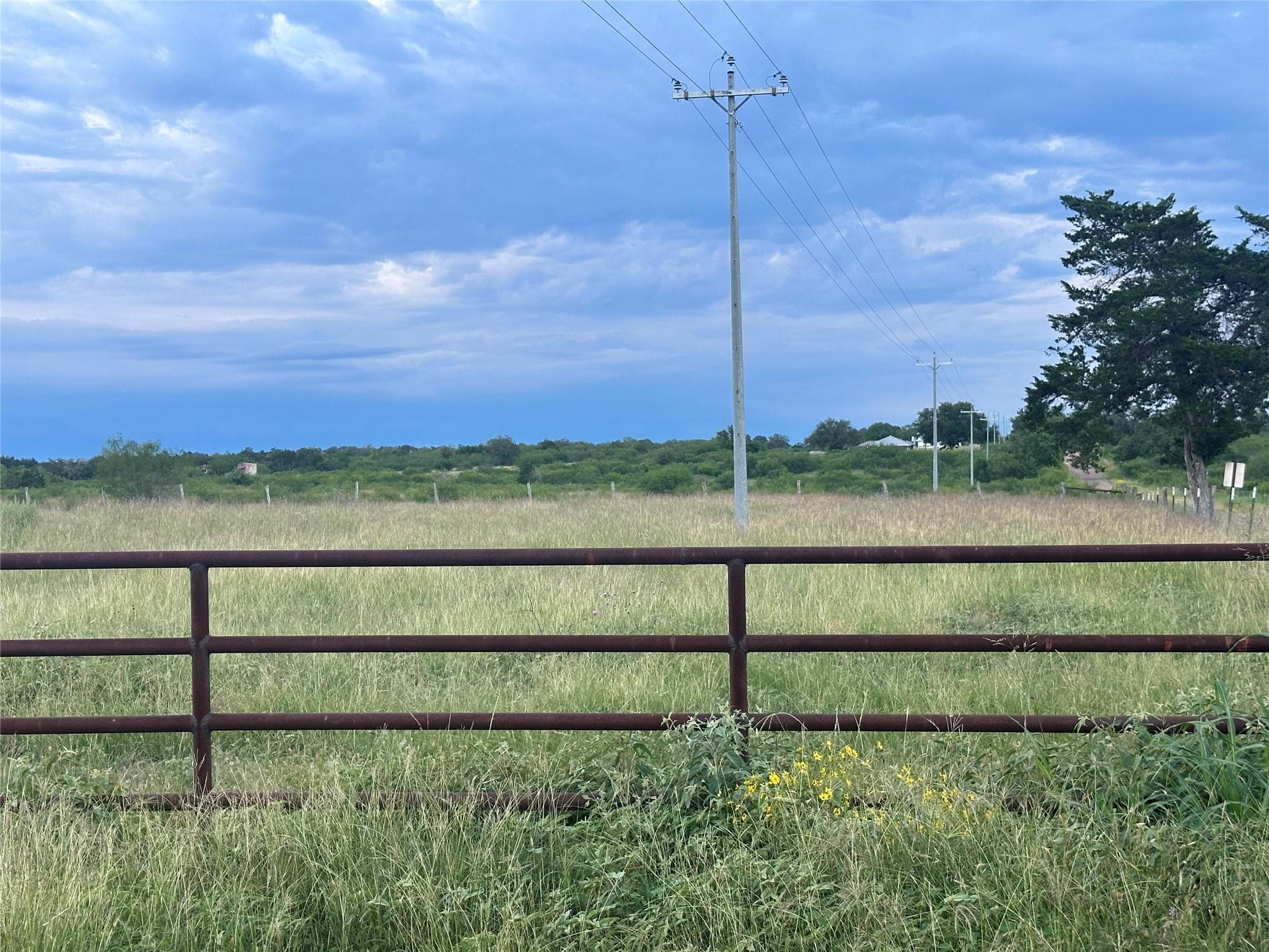 1403 Armstrong Derry Rd, Waelder, TX 78959