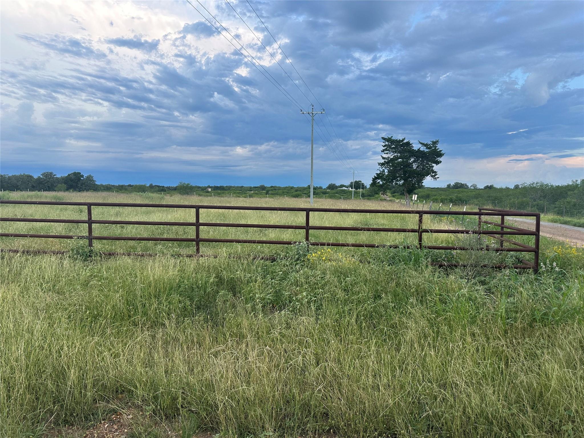 1403 Armstrong Derry Rd, Waelder, TX 78959
