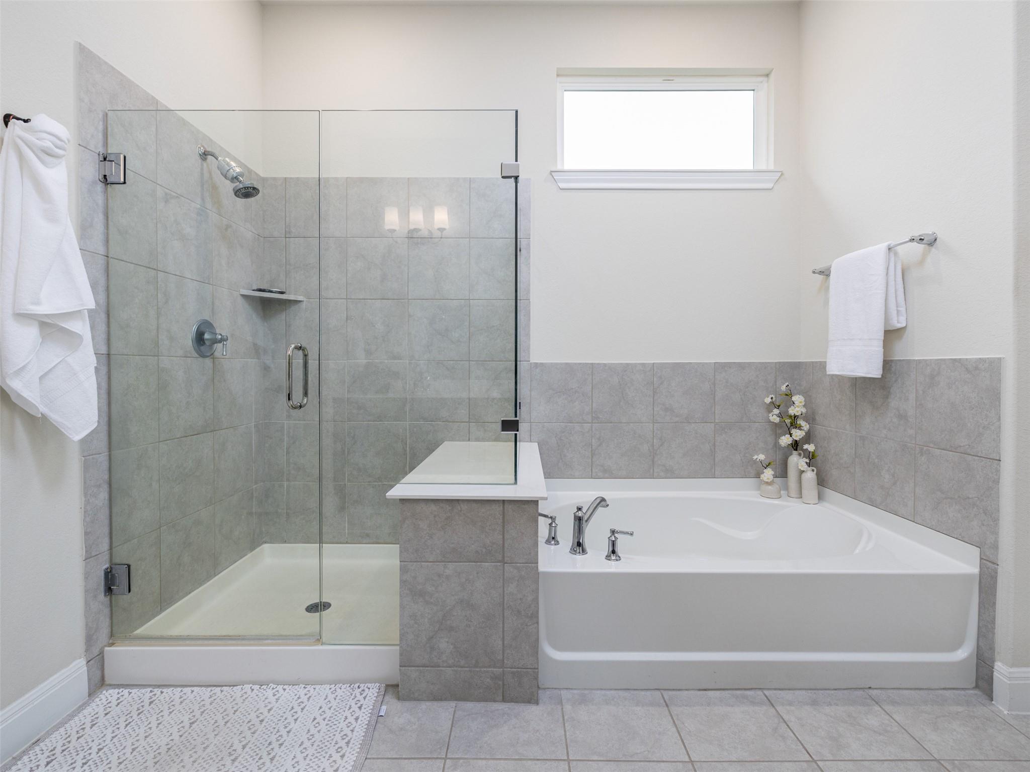 571 Climbing Rock Loop, Dripping Springs, TX 78620
