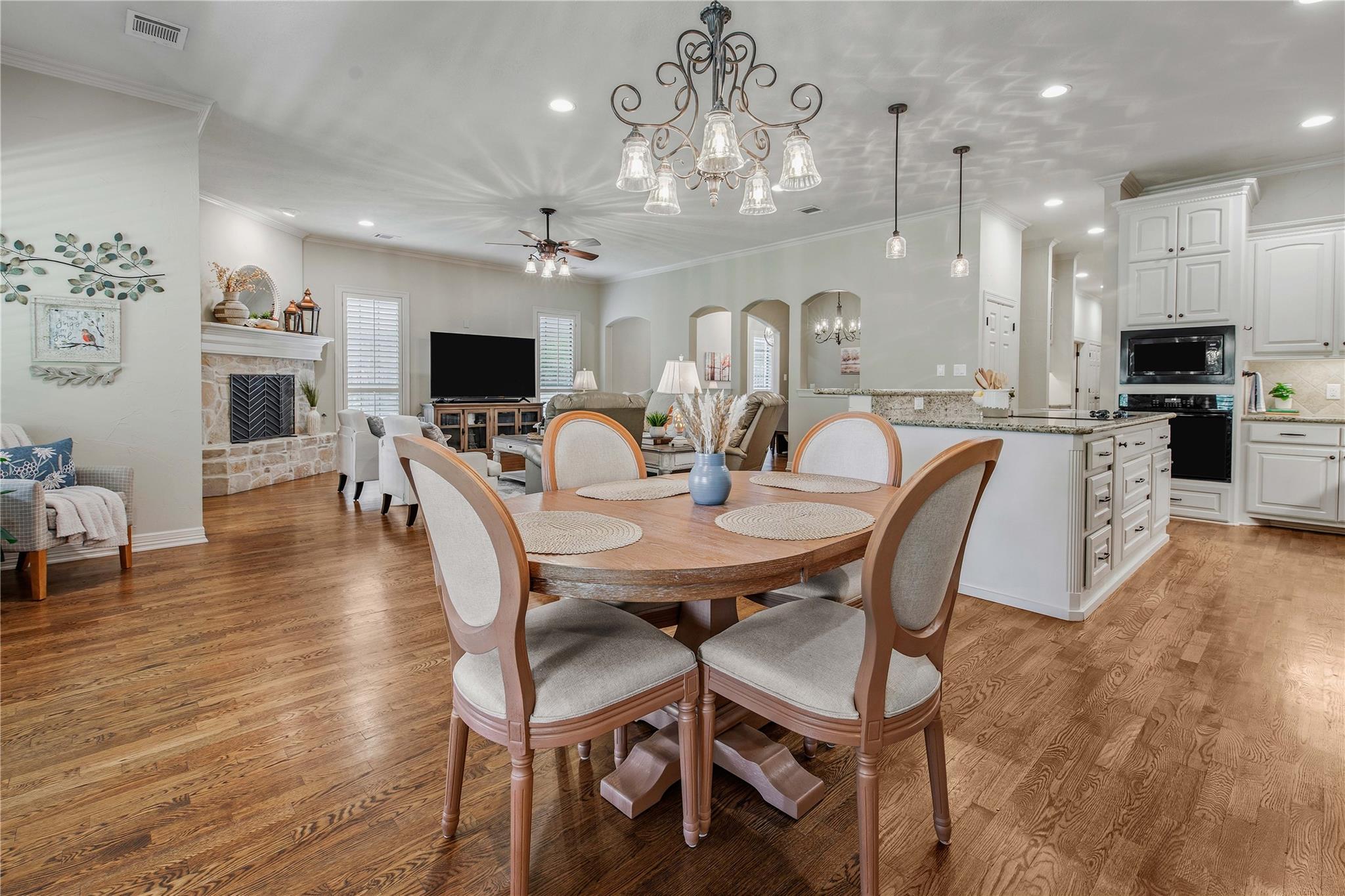 3914 Park Meadow Ln, Bryan, TX 77802