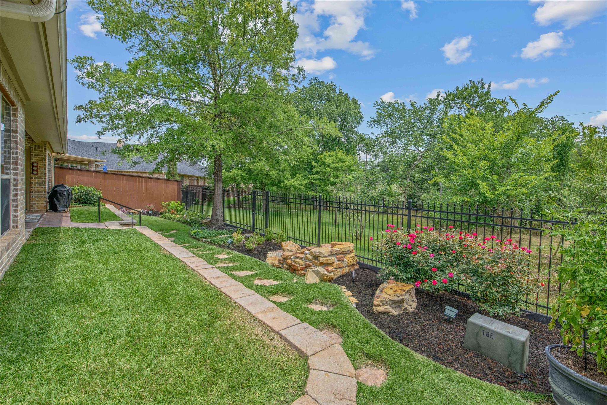 3914 Park Meadow Ln, Bryan, TX 77802