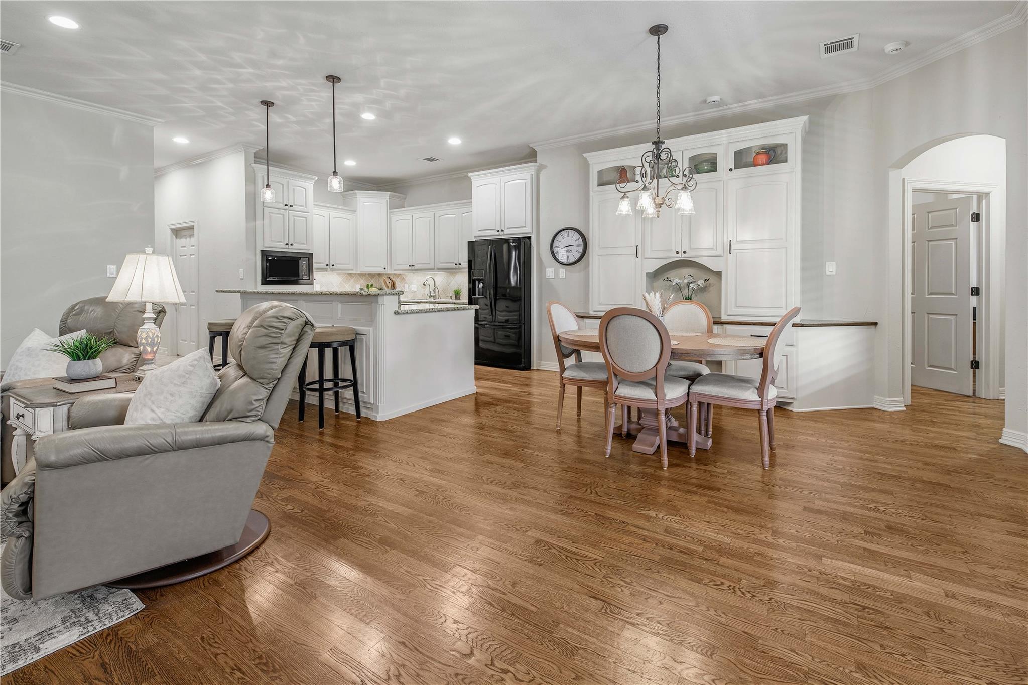 3914 Park Meadow Ln, Bryan, TX 77802