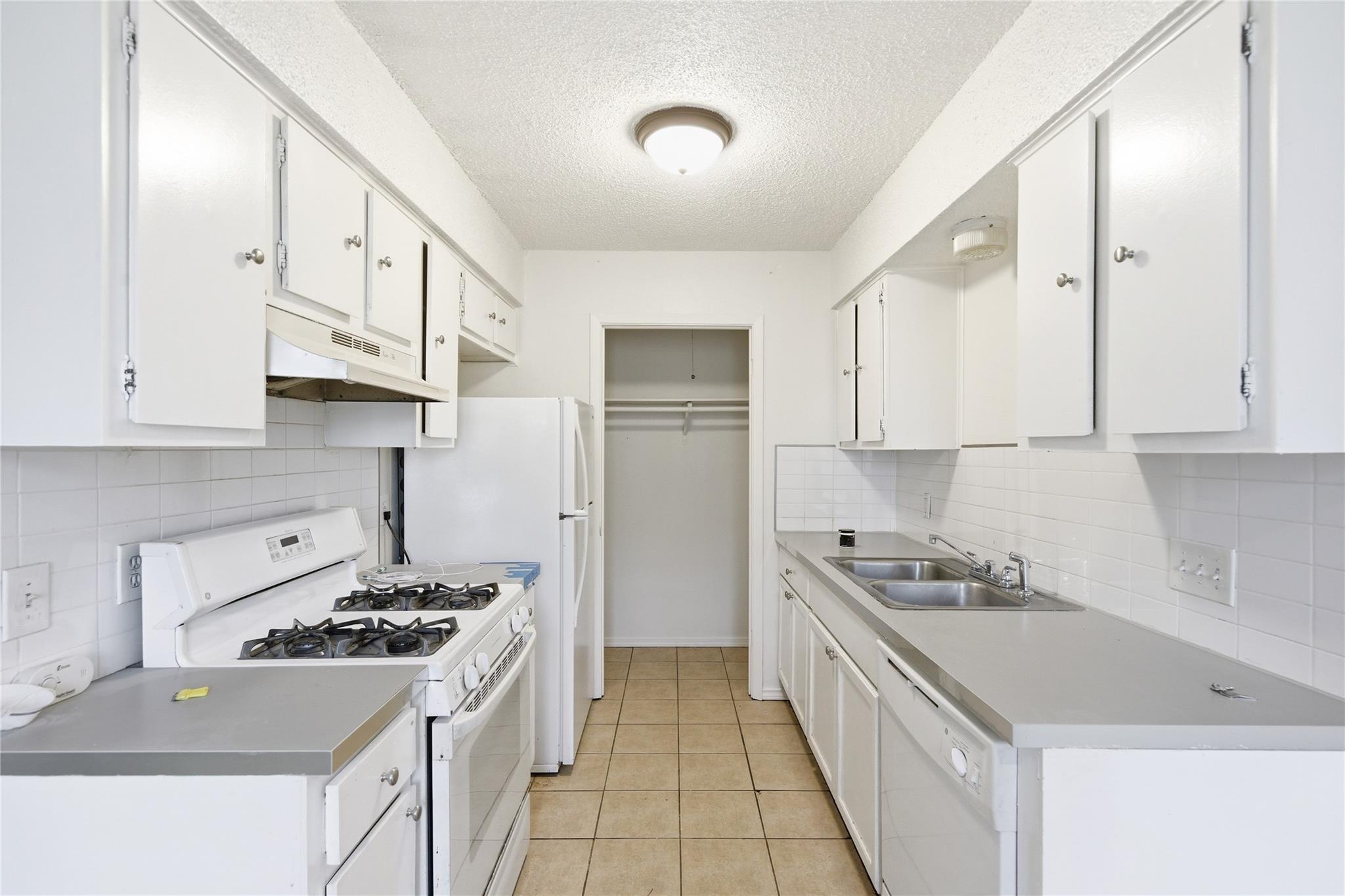 2412 Burleson Ct # A, Austin, TX 78741