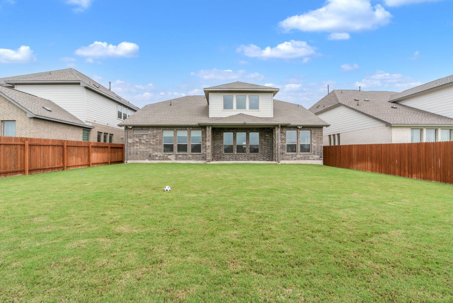 404 Hollister Dr, Liberty Hill, TX 78642