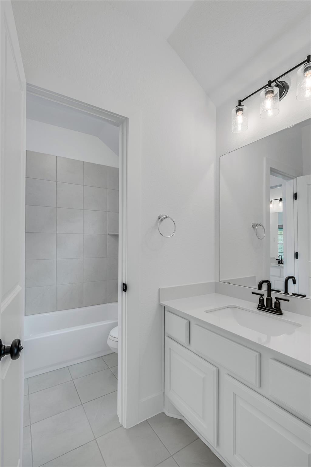404 Hollister Dr, Liberty Hill, TX 78642