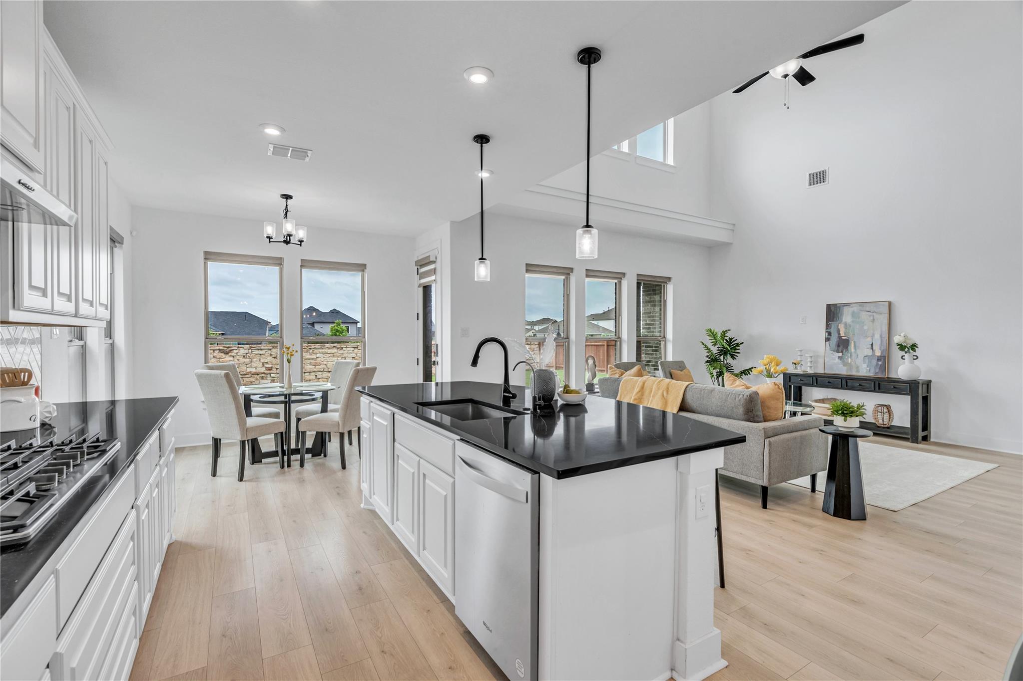 404 Hollister Dr, Liberty Hill, TX 78642