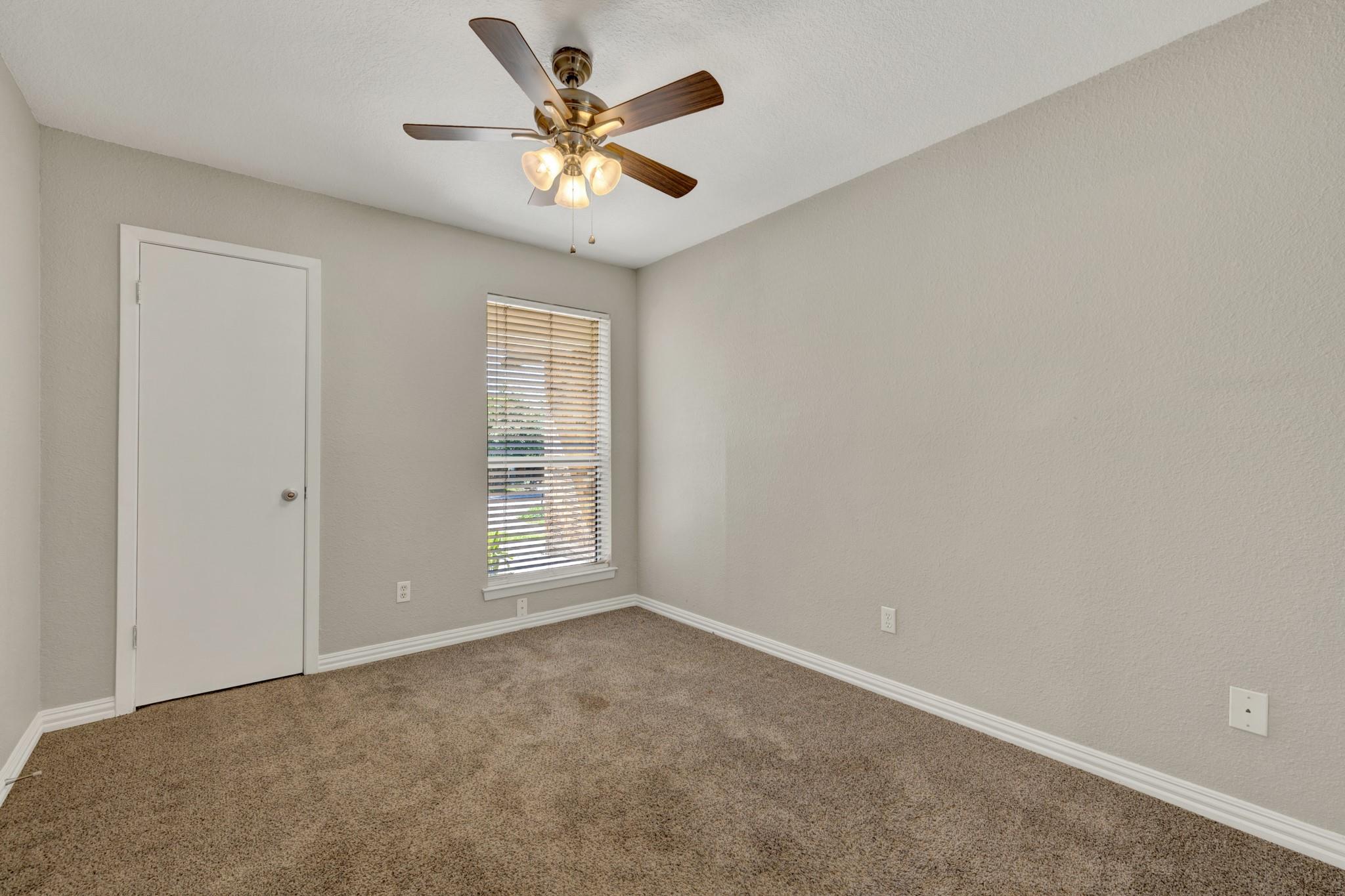 1917 Castle Gate Cir, San Marcos, TX 78666