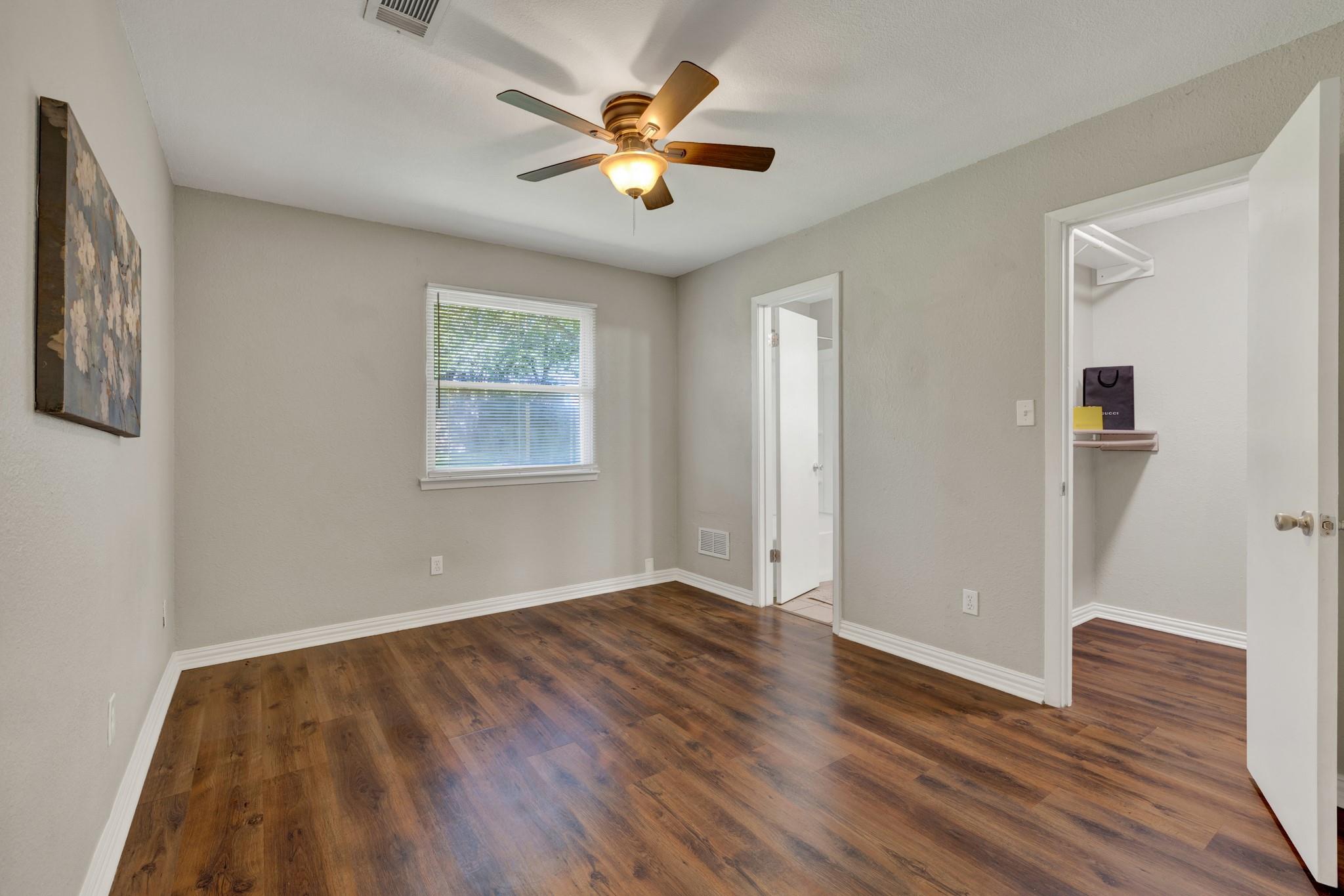 1917 Castle Gate Cir, San Marcos, TX 78666