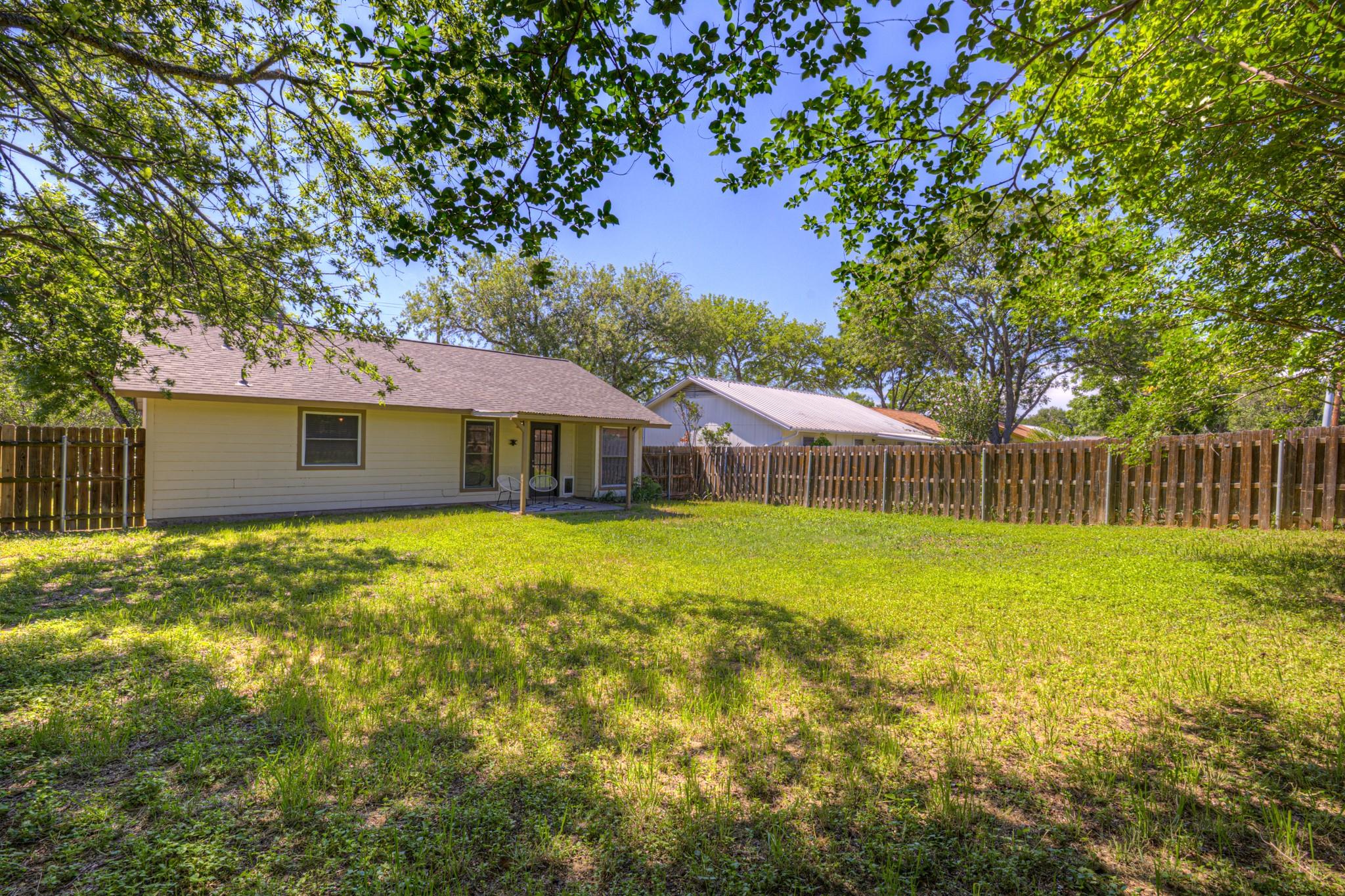 1917 Castle Gate Cir, San Marcos, TX 78666