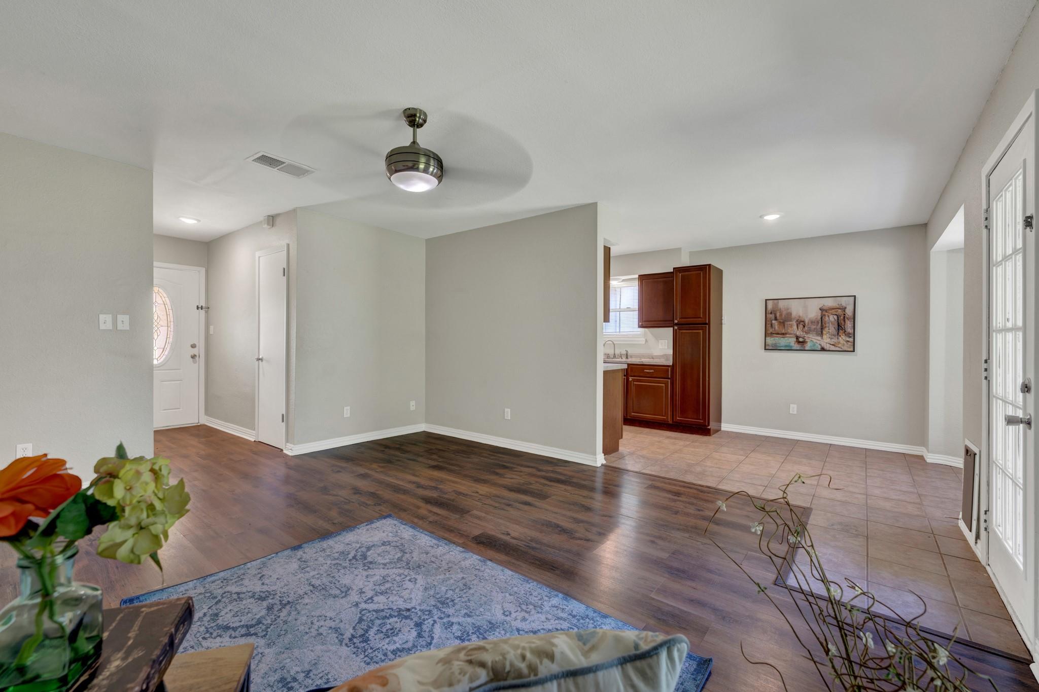 1917 Castle Gate Cir, San Marcos, TX 78666