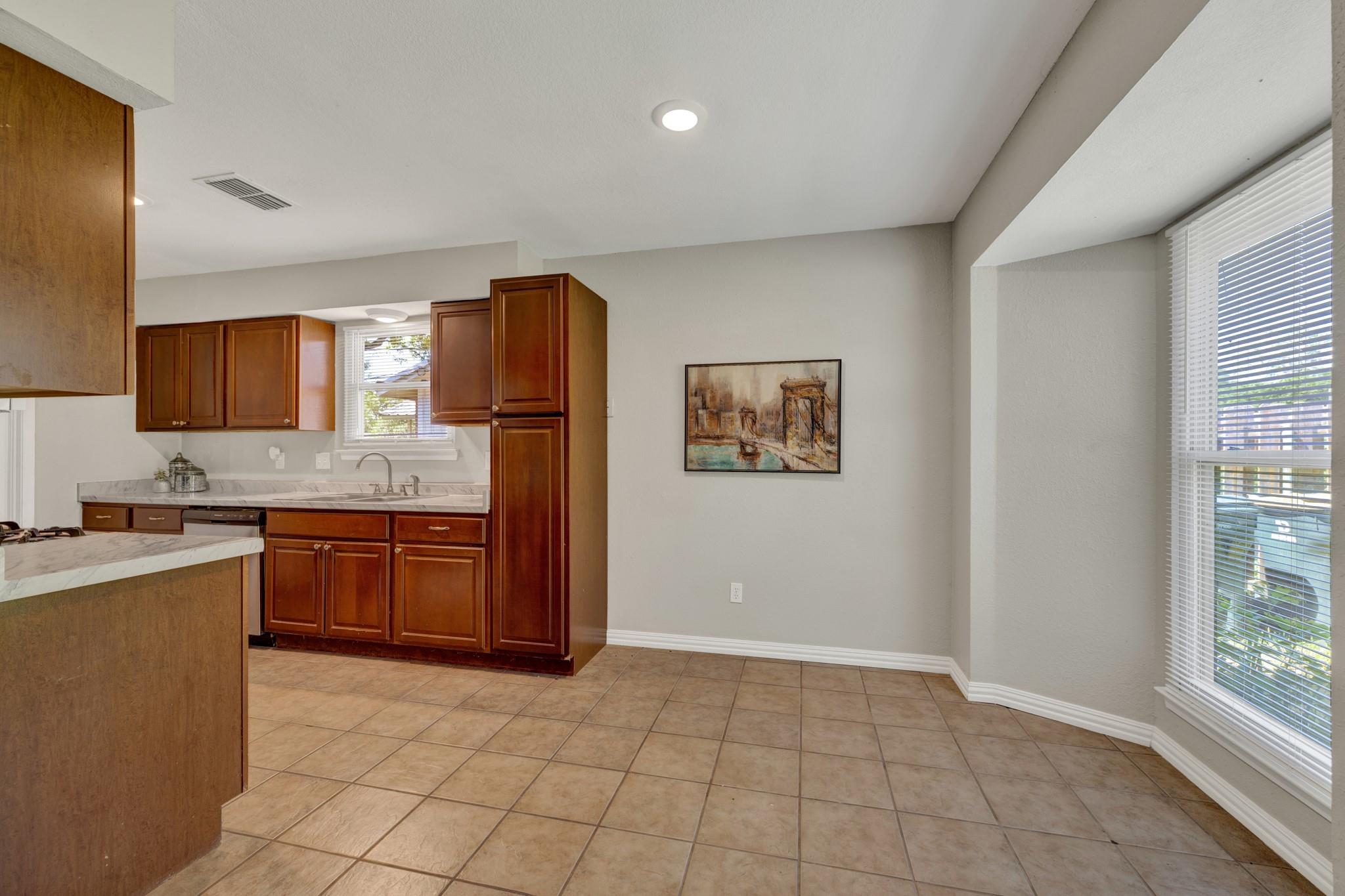 1917 Castle Gate Cir, San Marcos, TX 78666