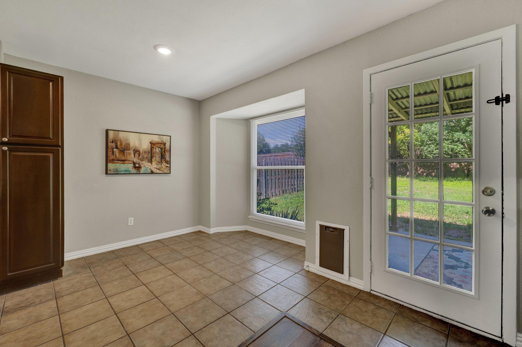 1917 Castle Gate Cir, San Marcos, TX 78666