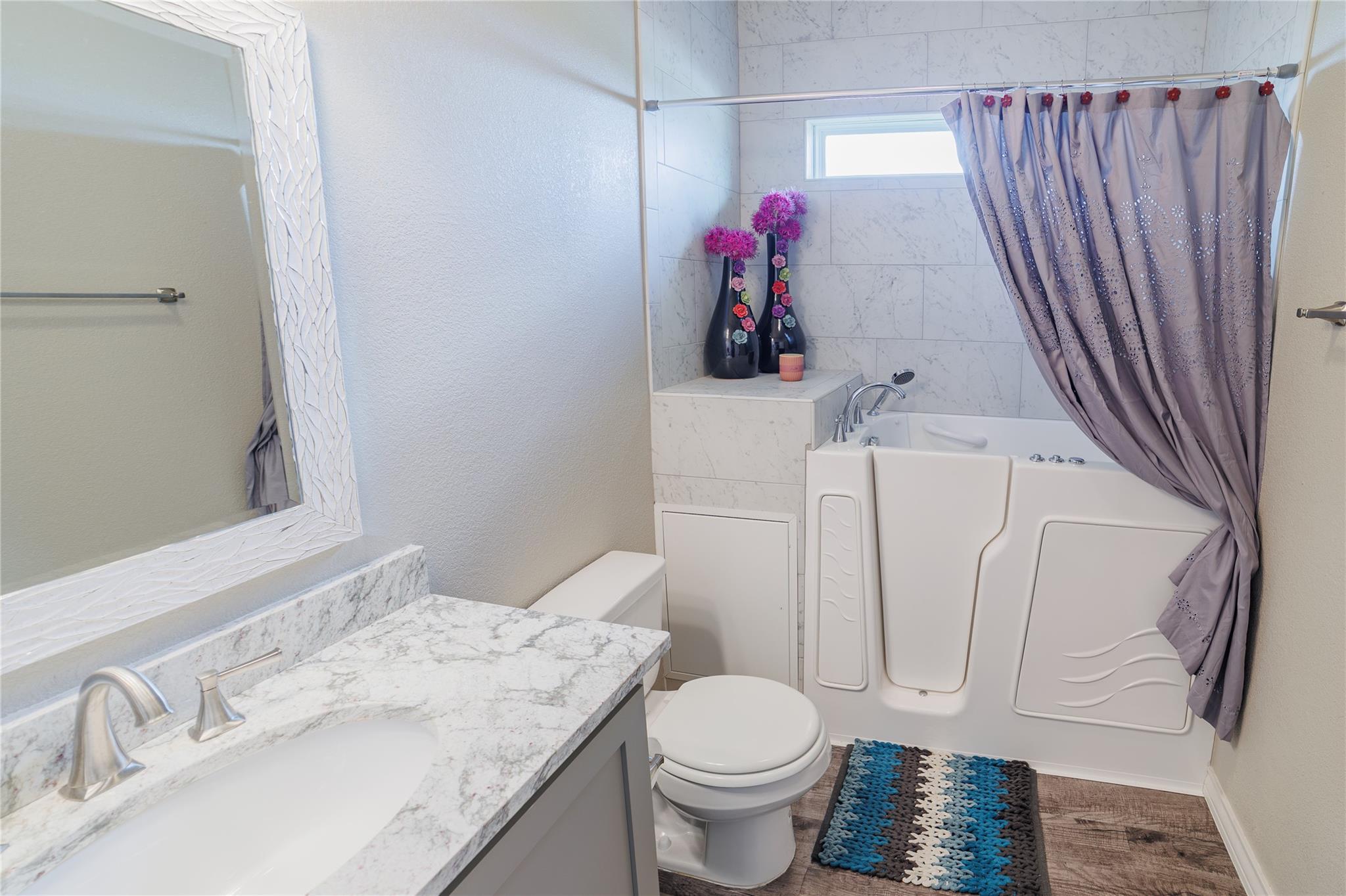 123 Navarro Xing # 12-A, Seguin, TX 78155