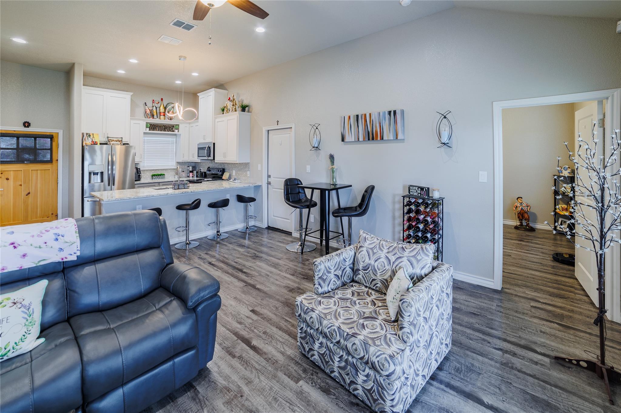 123 Navarro Xing # 12-A, Seguin, TX 78155