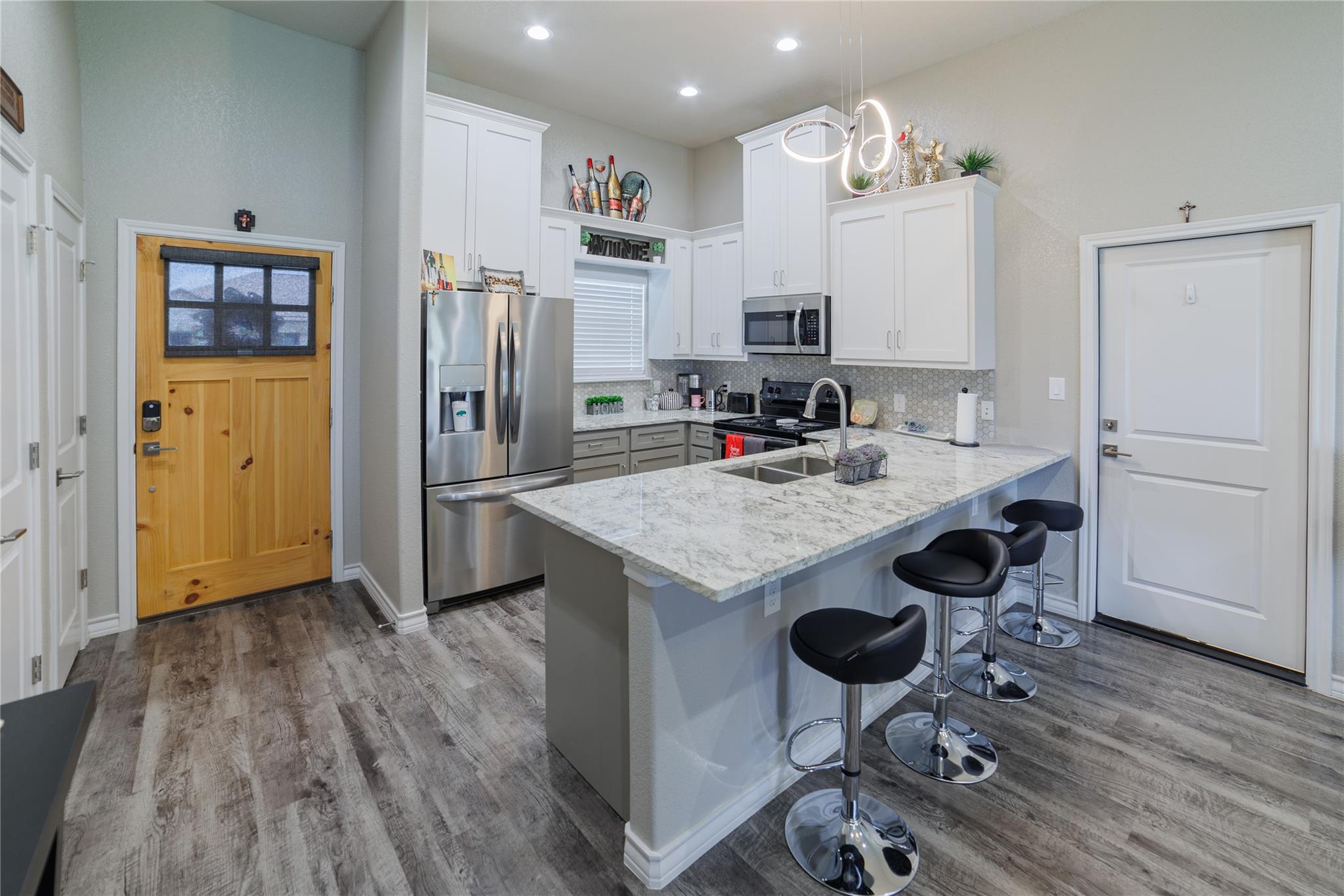 123 Navarro Xing # 12-A, Seguin, TX 78155