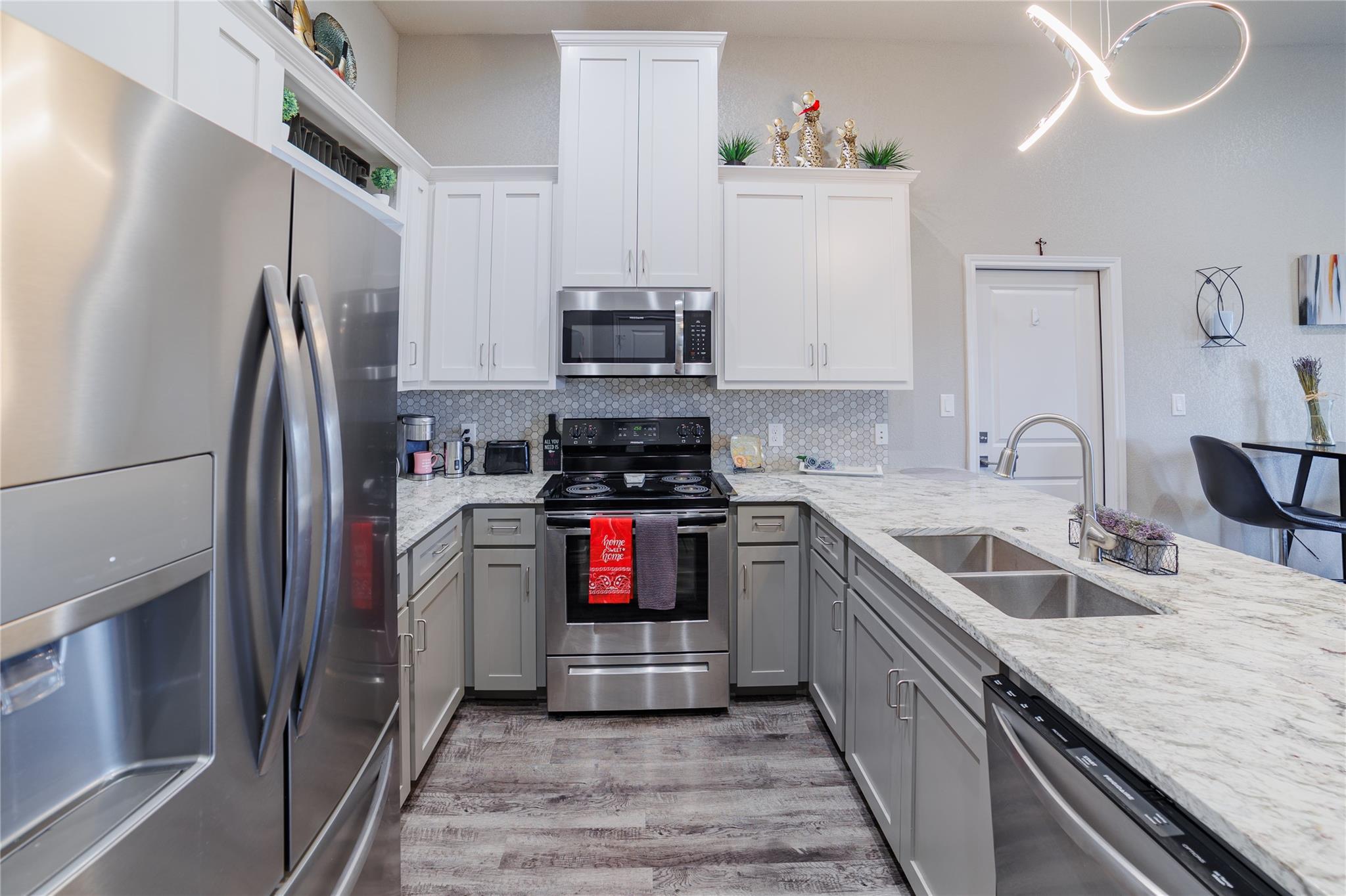 123 Navarro Xing # 12-A, Seguin, TX 78155