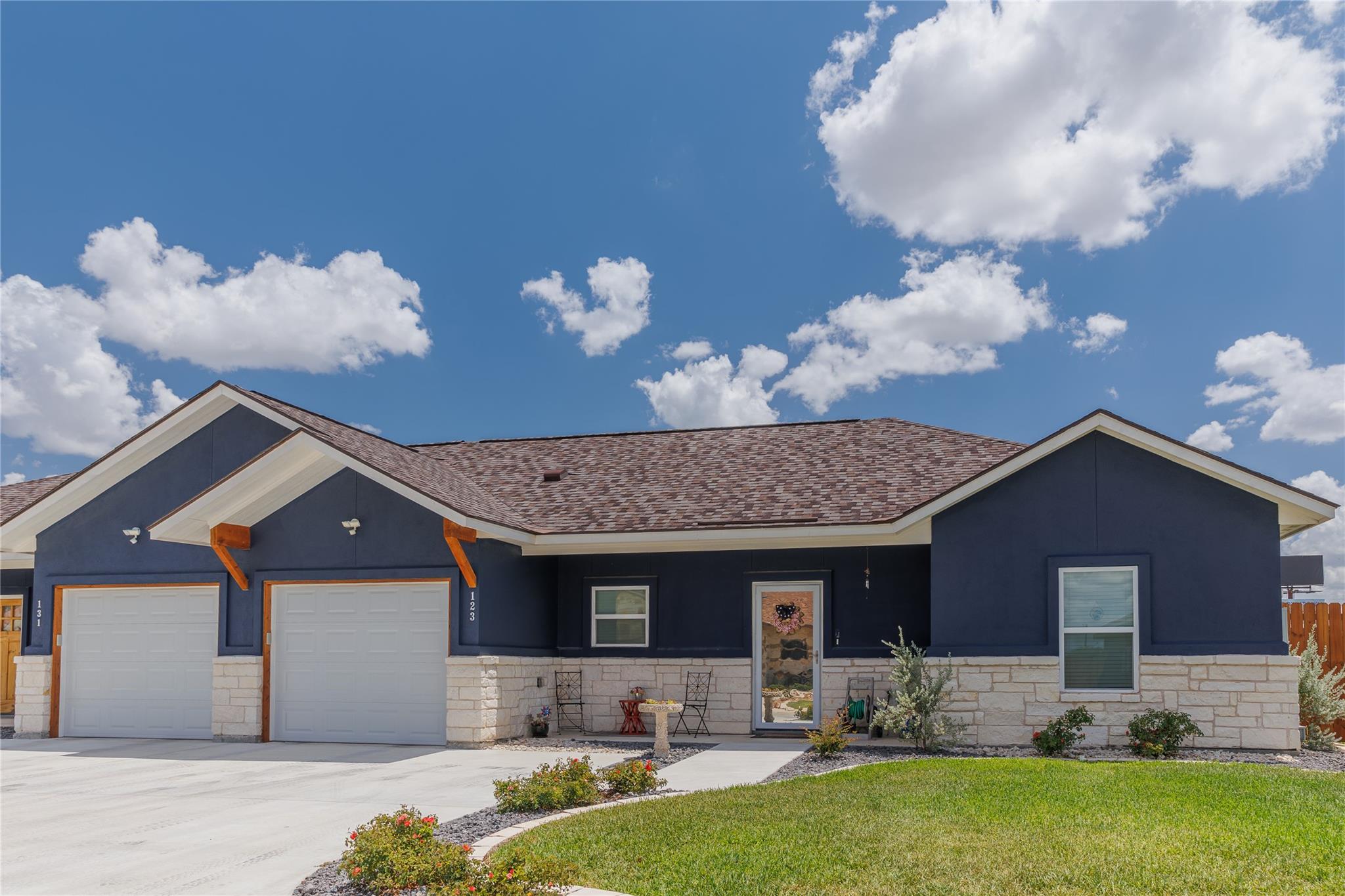 123 Navarro Xing # 12-A, Seguin, TX 78155