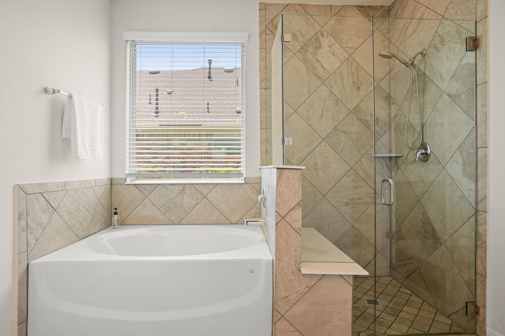 1829 Tabarca Dr, Leander, TX 78641