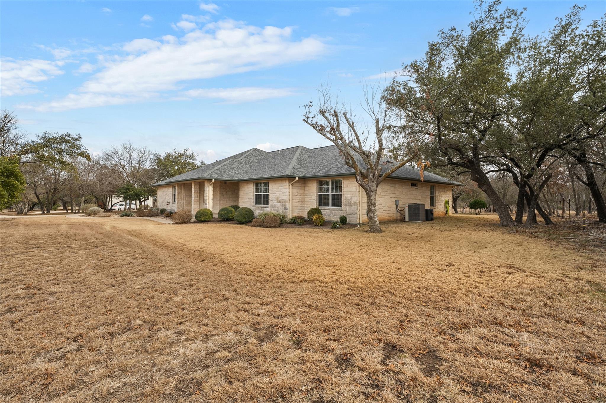 420 Rundberg Dr, Jarrell, TX 76537
